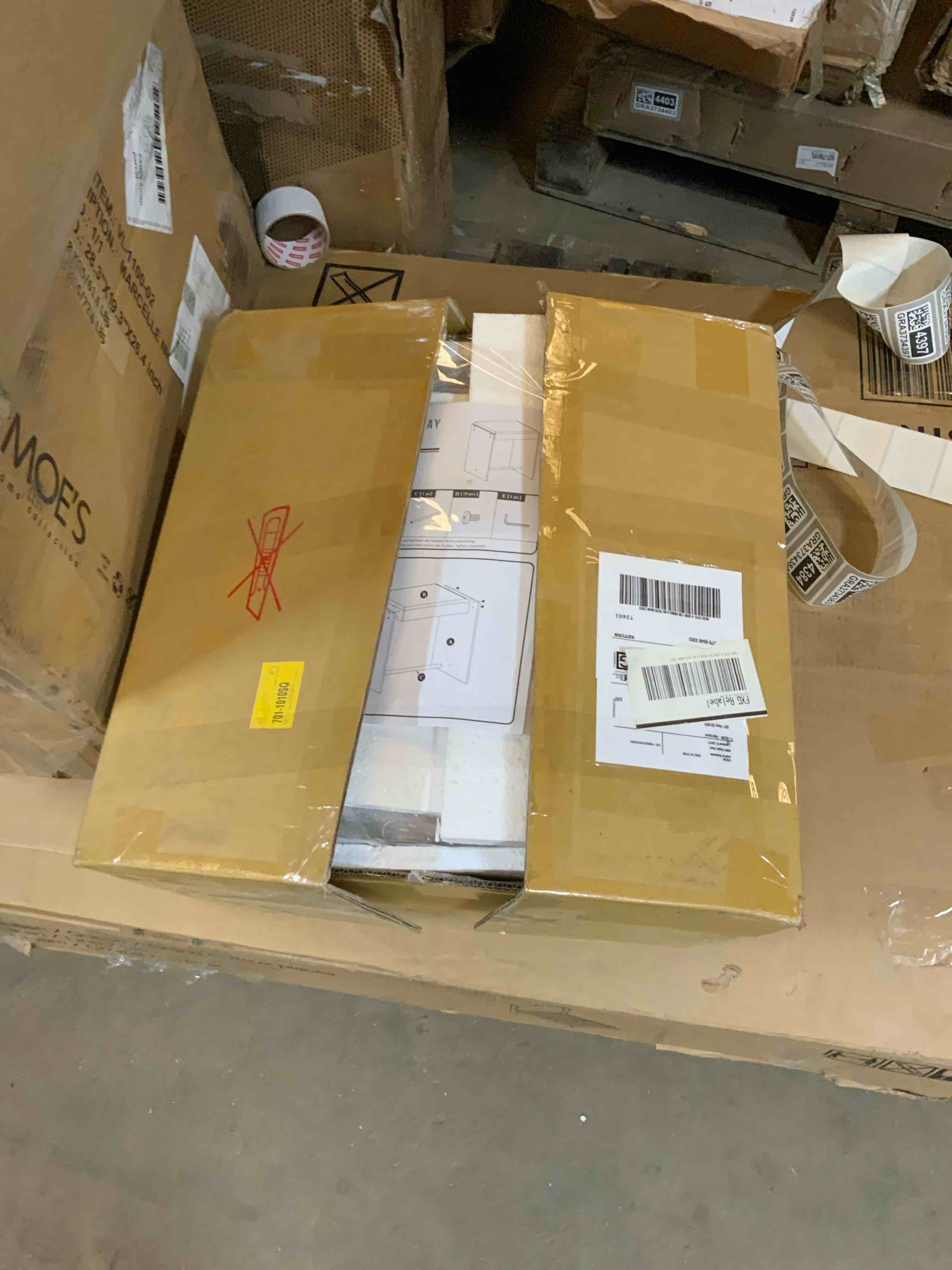 Condition photo showing Good Condition for small cabinet/table