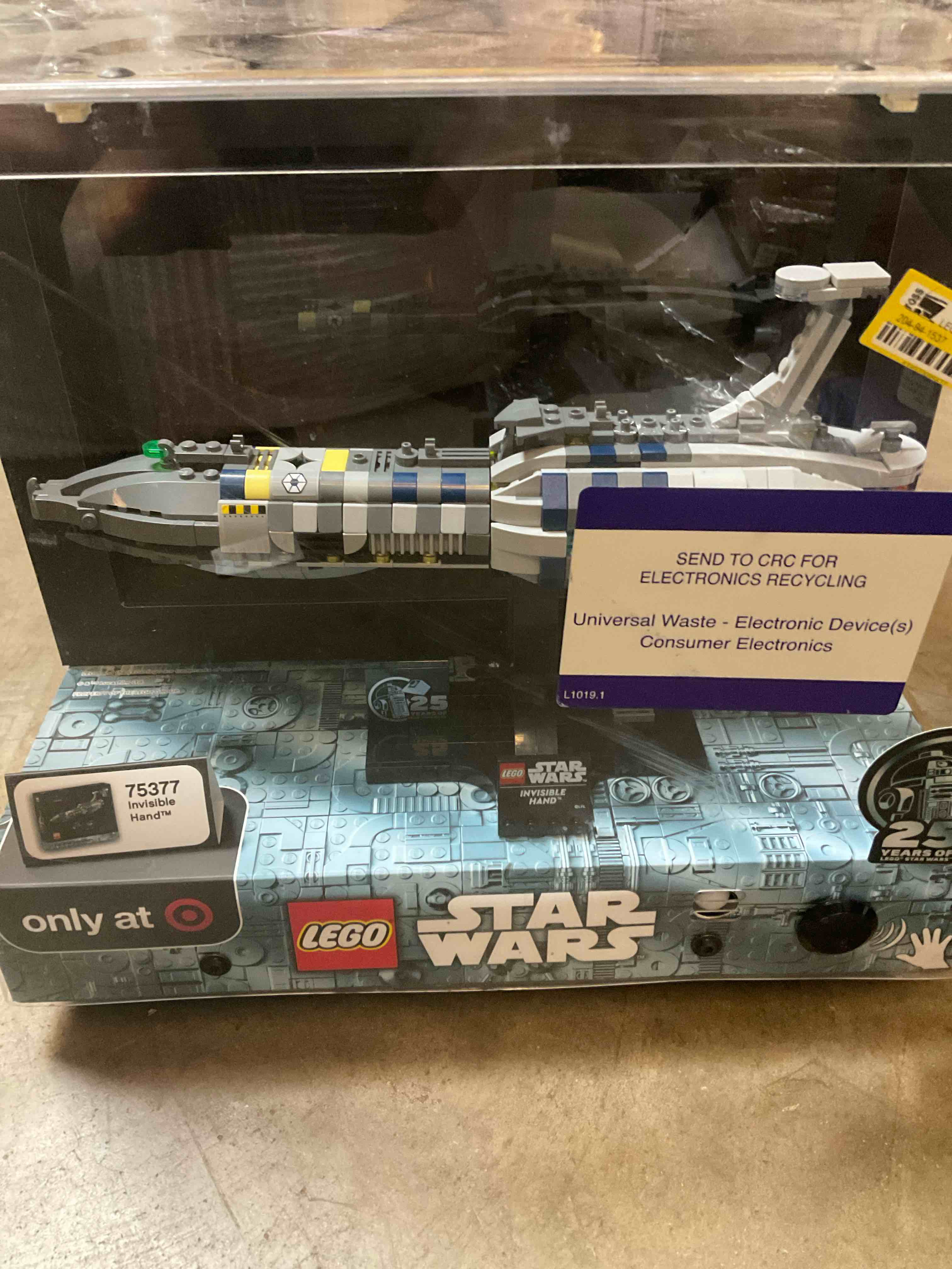 Condition photo showing Good Condition for Star Wars display Lego lights don’t work