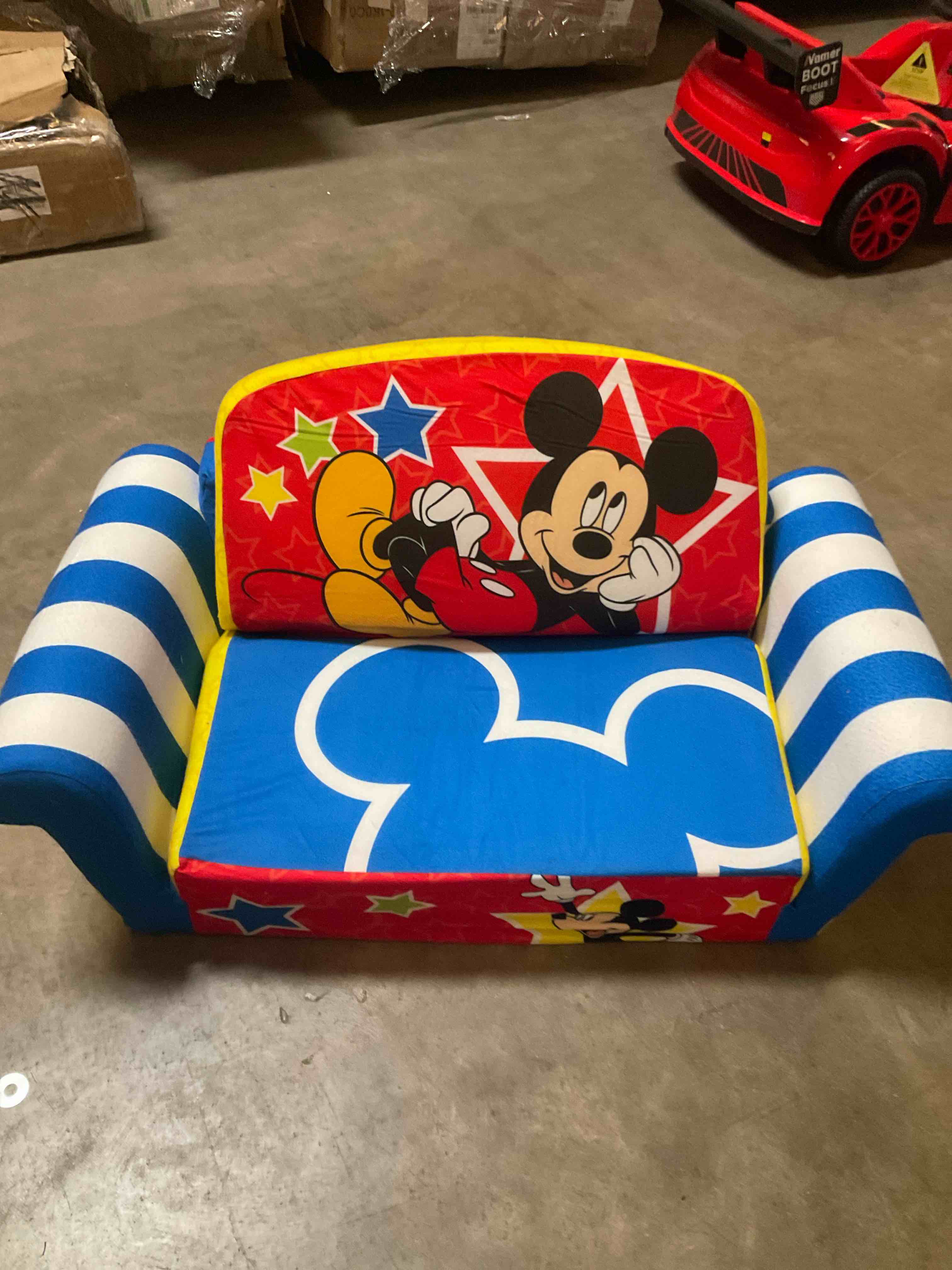 Condition photo showing Good Condition for Mickey Mouse lounger 