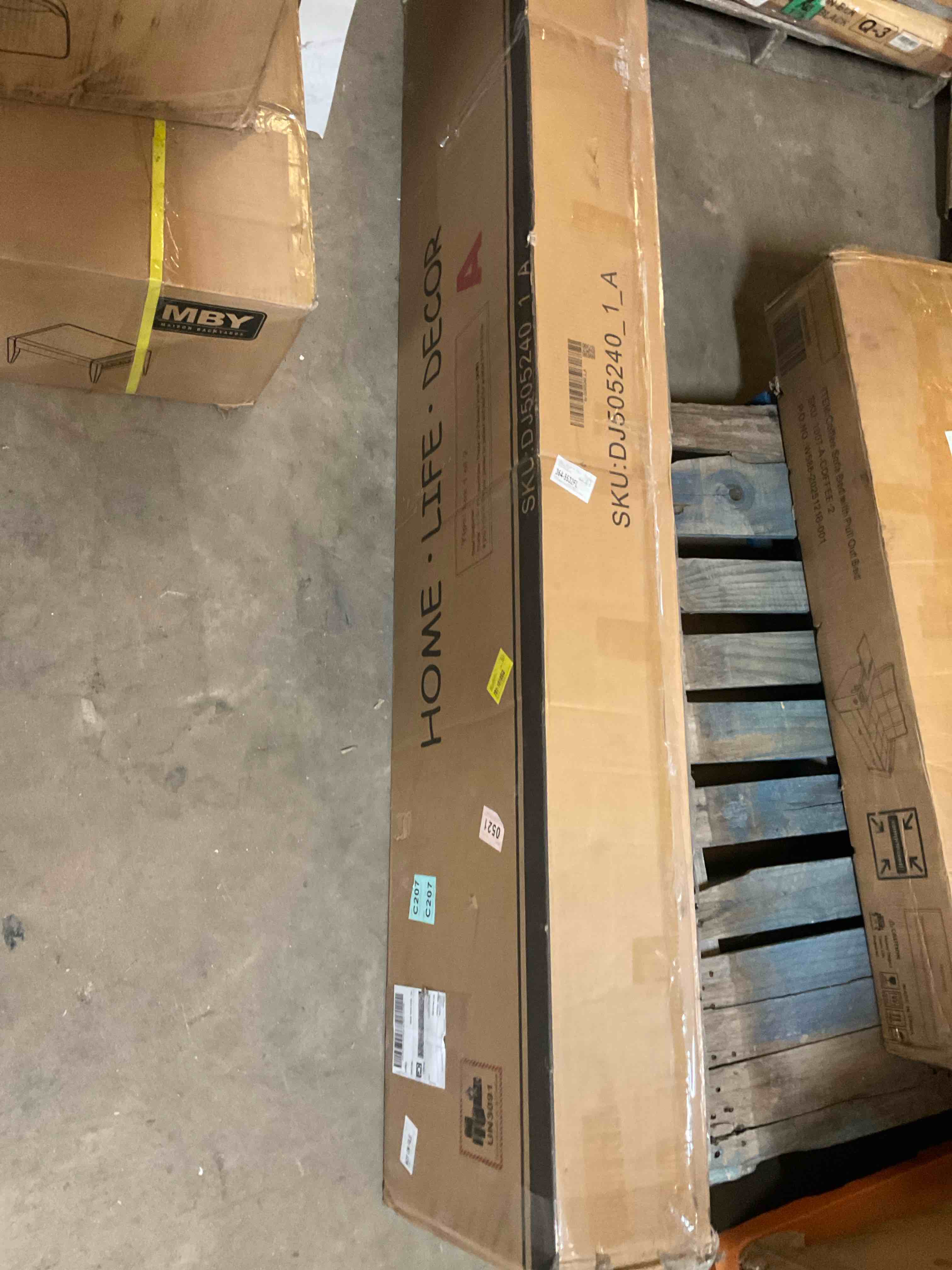 Condition photo showing Good Condition for incomplete bed frame / bunk bed frame