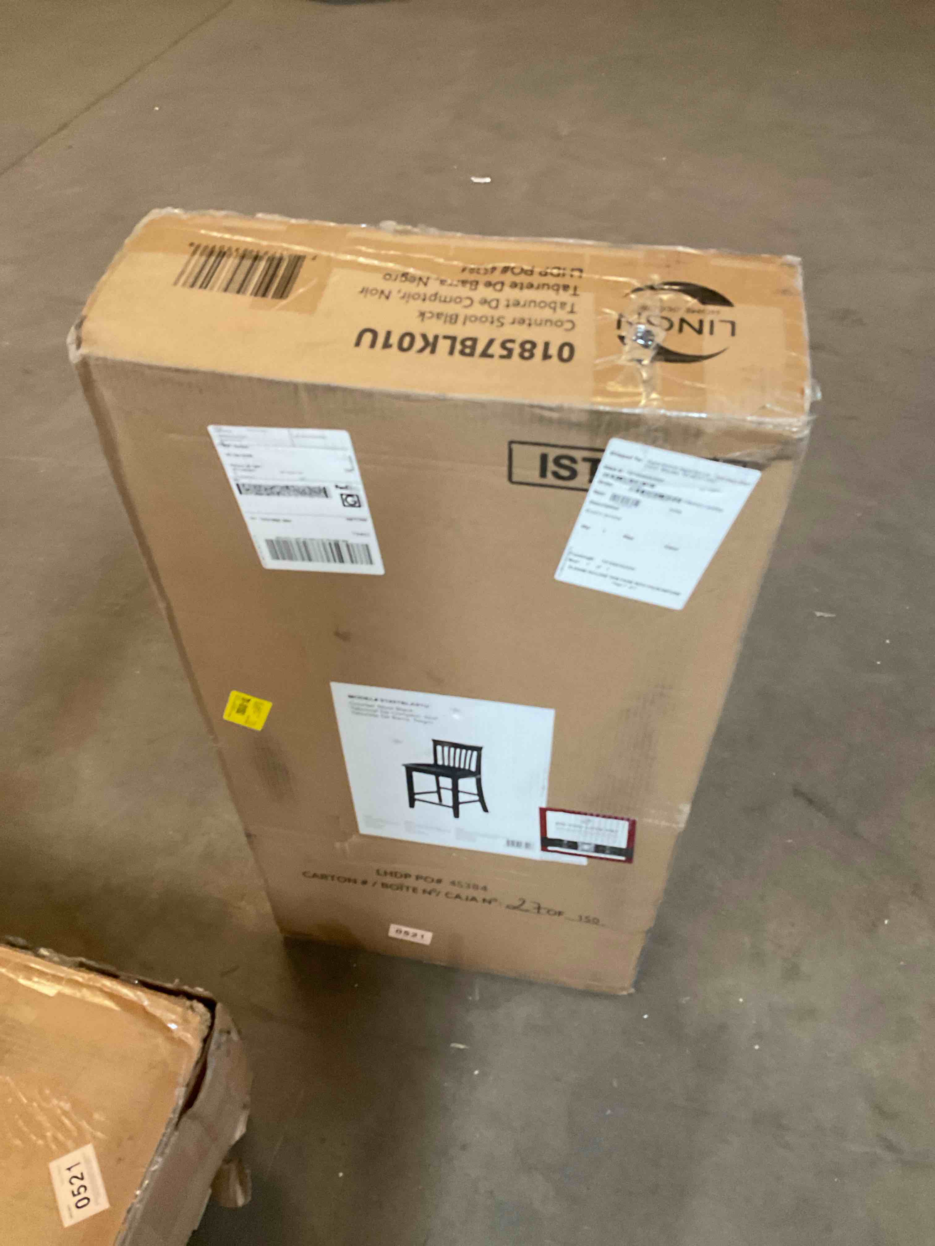 Condition photo showing Good Condition for black wooden chair