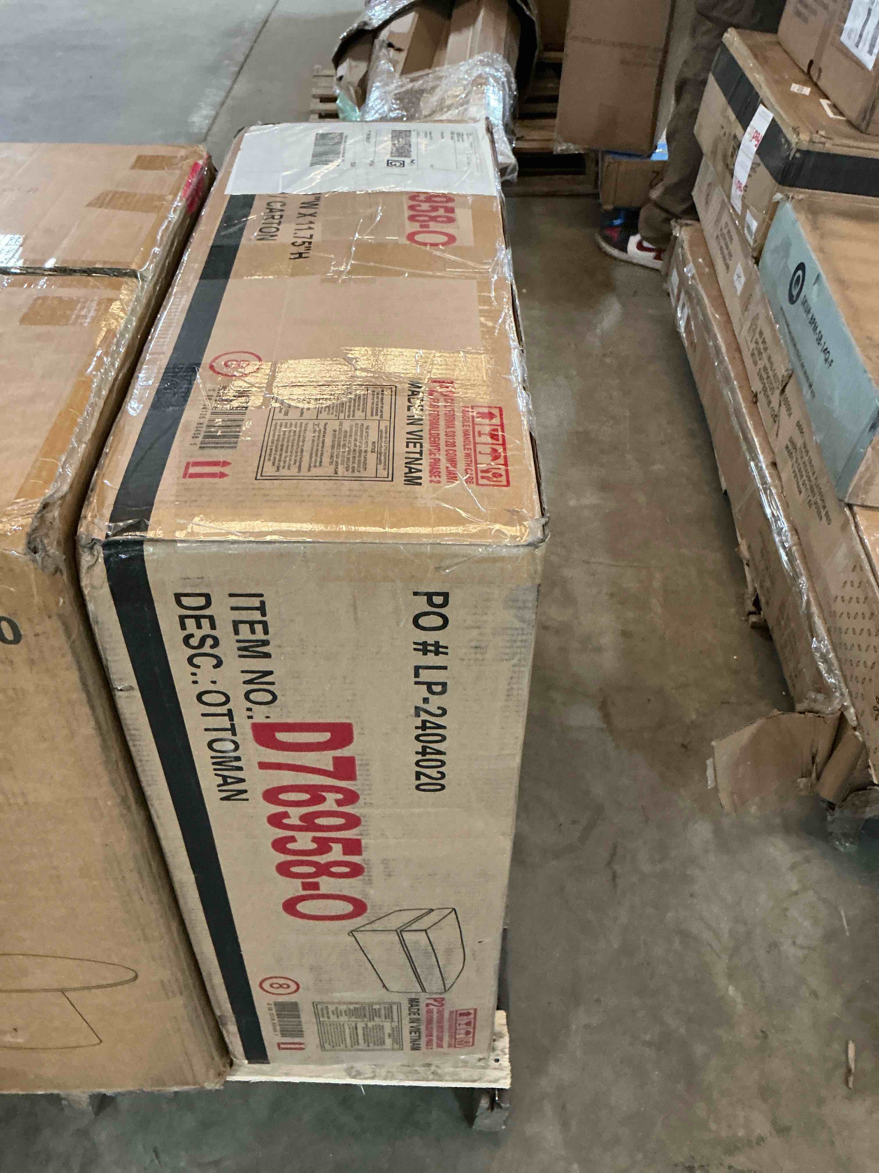 Condition photo showing Good Condition for annai ottoman