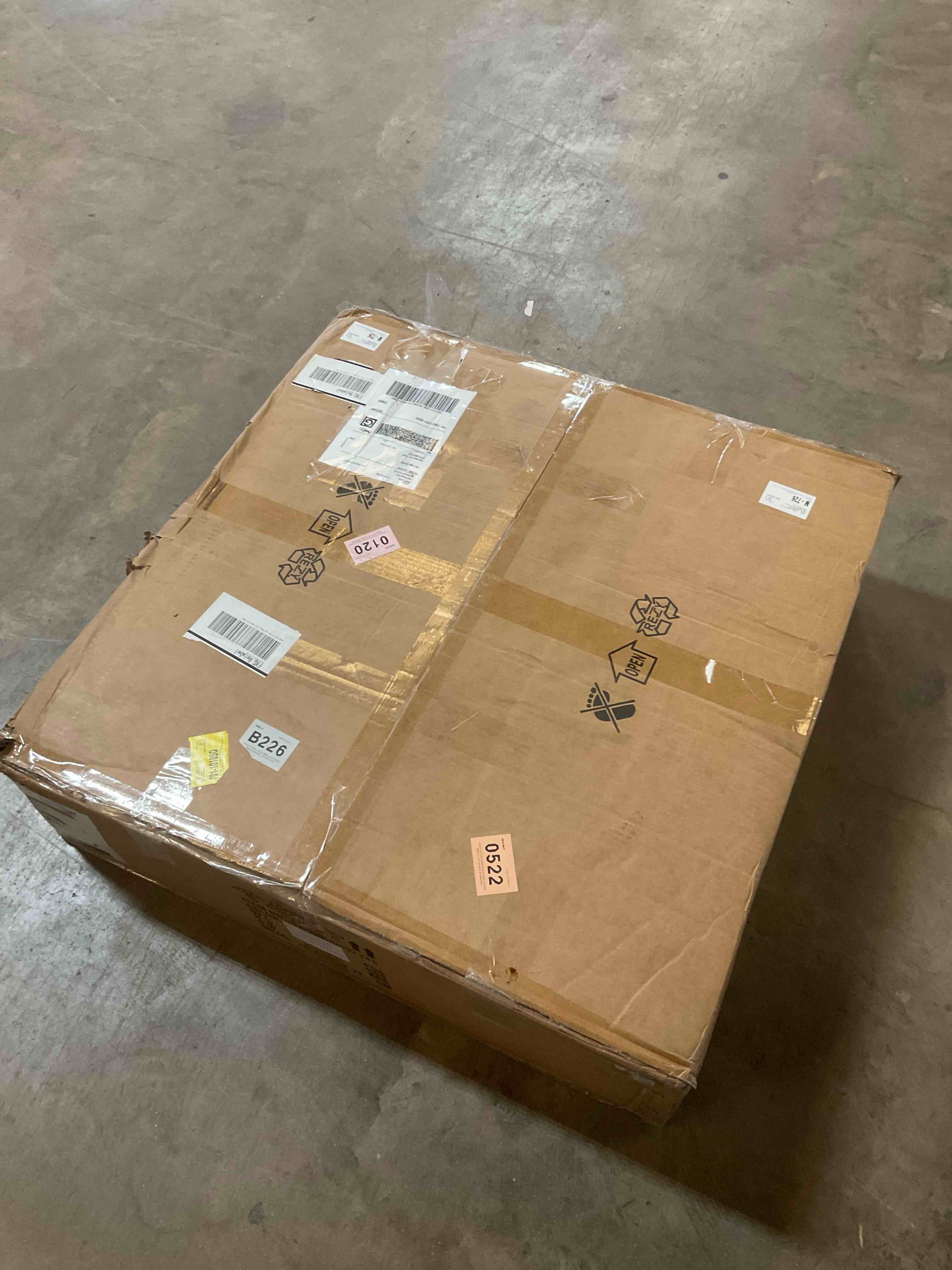 Condition photo showing Good Condition for alshat 1 - light dome pendant