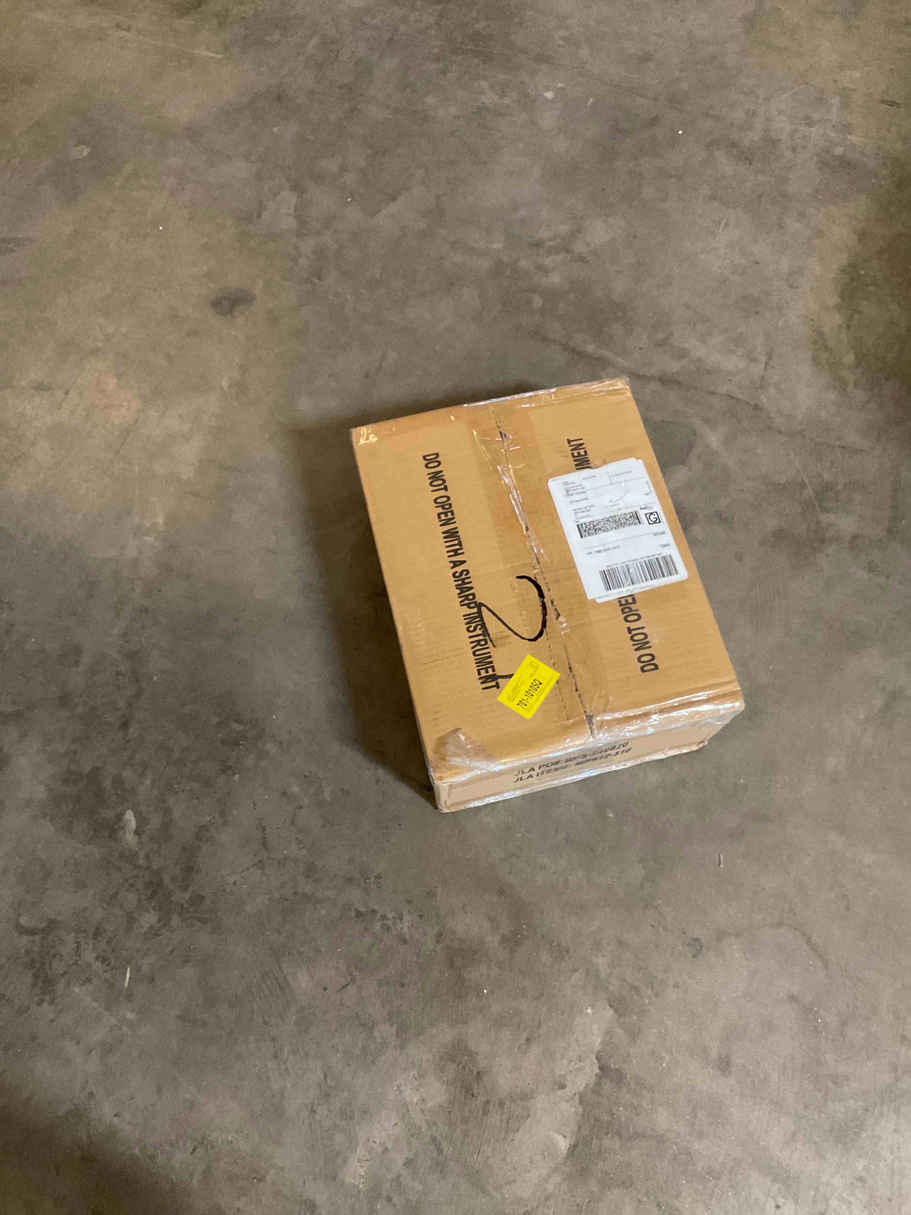 Condition photo showing Good Condition for 500tc luxury collection 100% cotton sateen embroidered duvet cover set