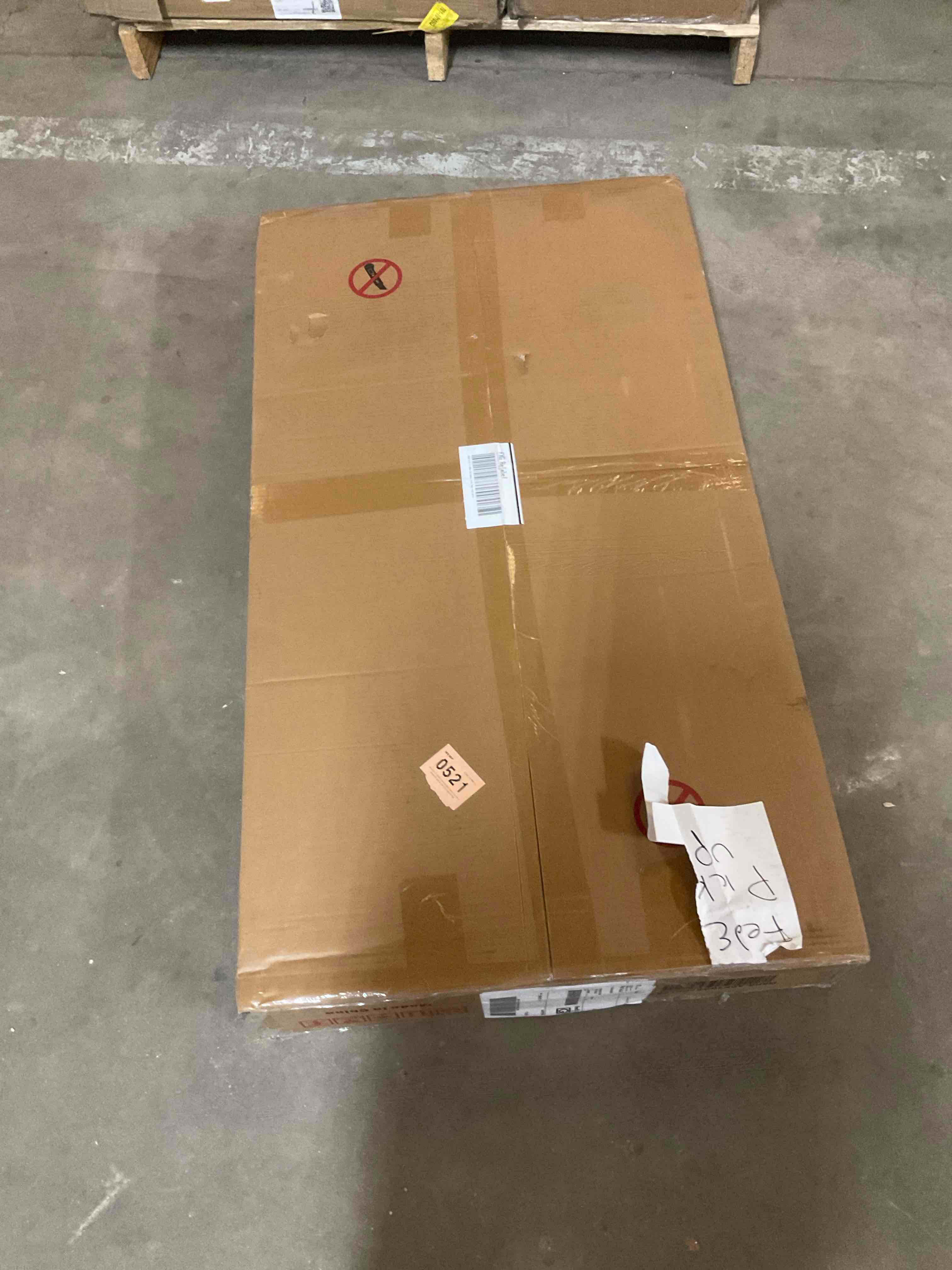 Condition photo showing Good Condition for patio wicker coffee table with glass top