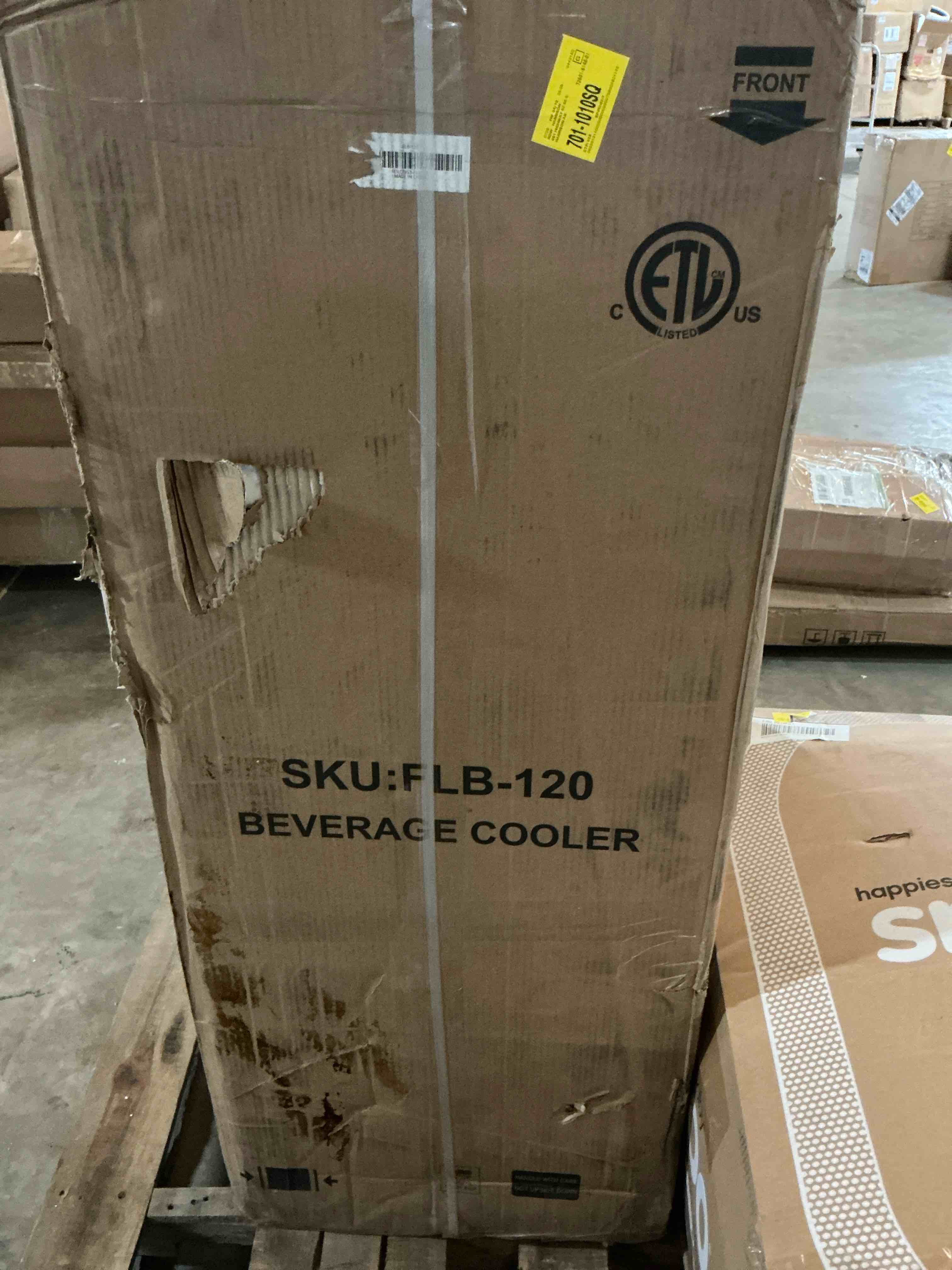 Condition photo showing Good Condition for 17.1"w x 43.6"h 26 bottles or 113 cans 4.5 cubic feet freestanding mini beverage refrigerator