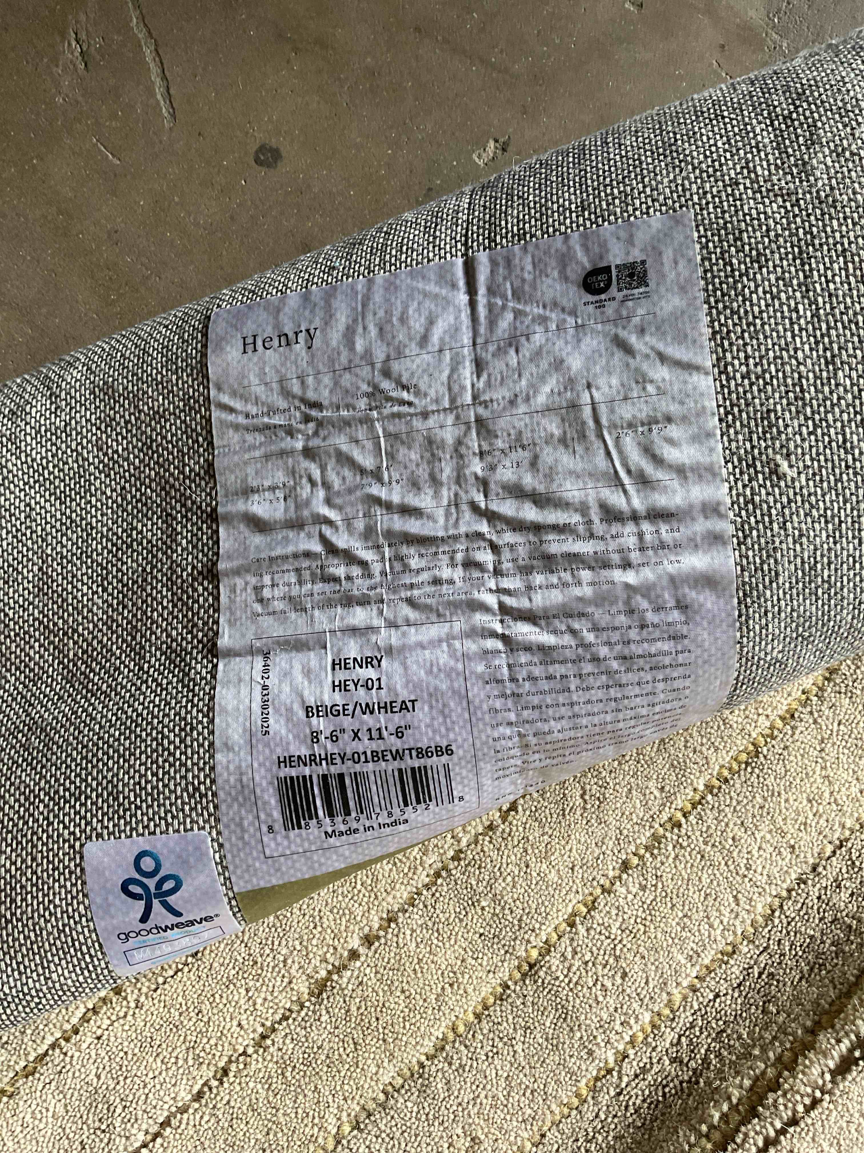 Condition photo showing Good Condition for area rug (size in photos)