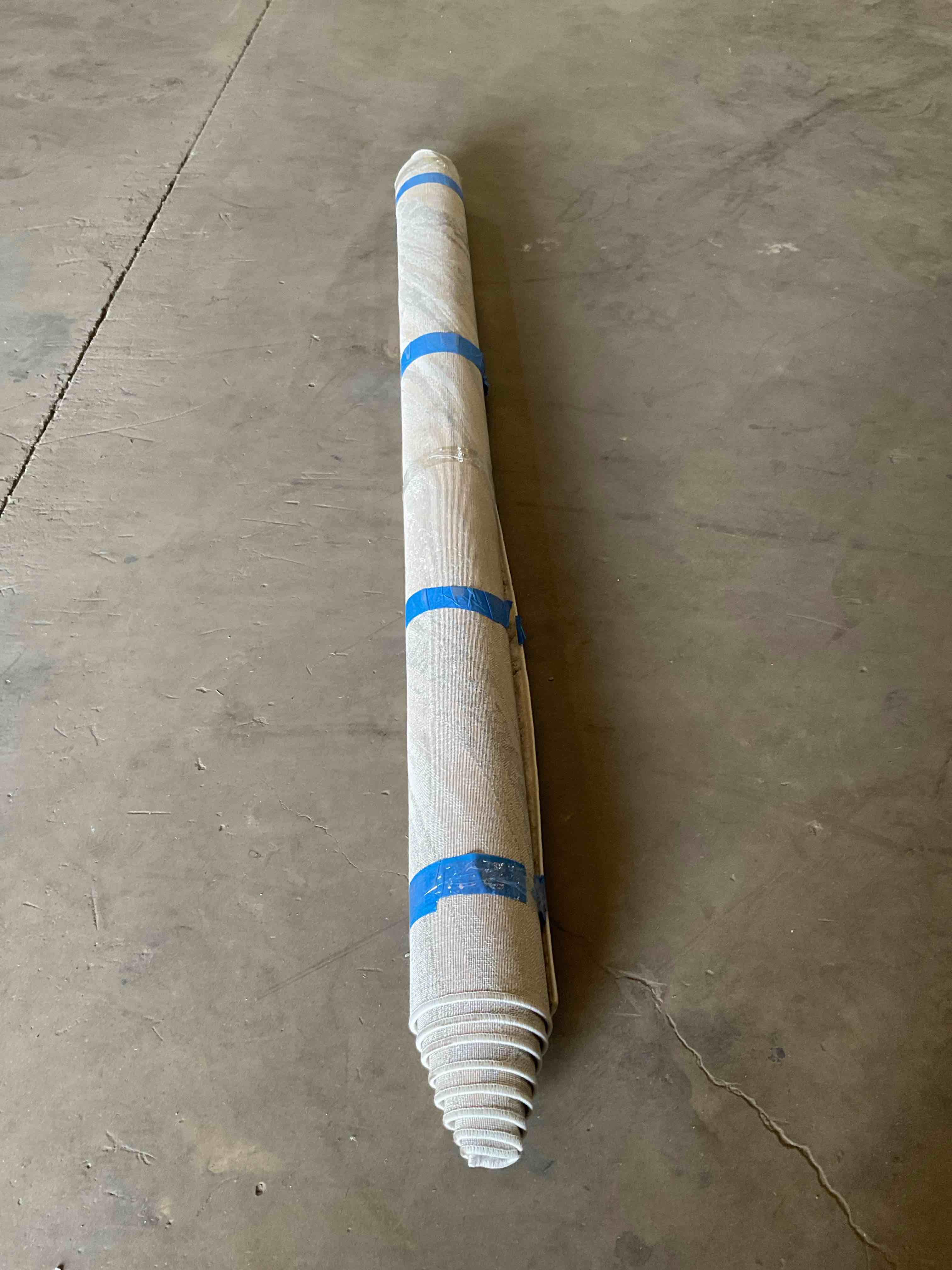 Condition photo showing Good Condition for 9x10 ft area rug