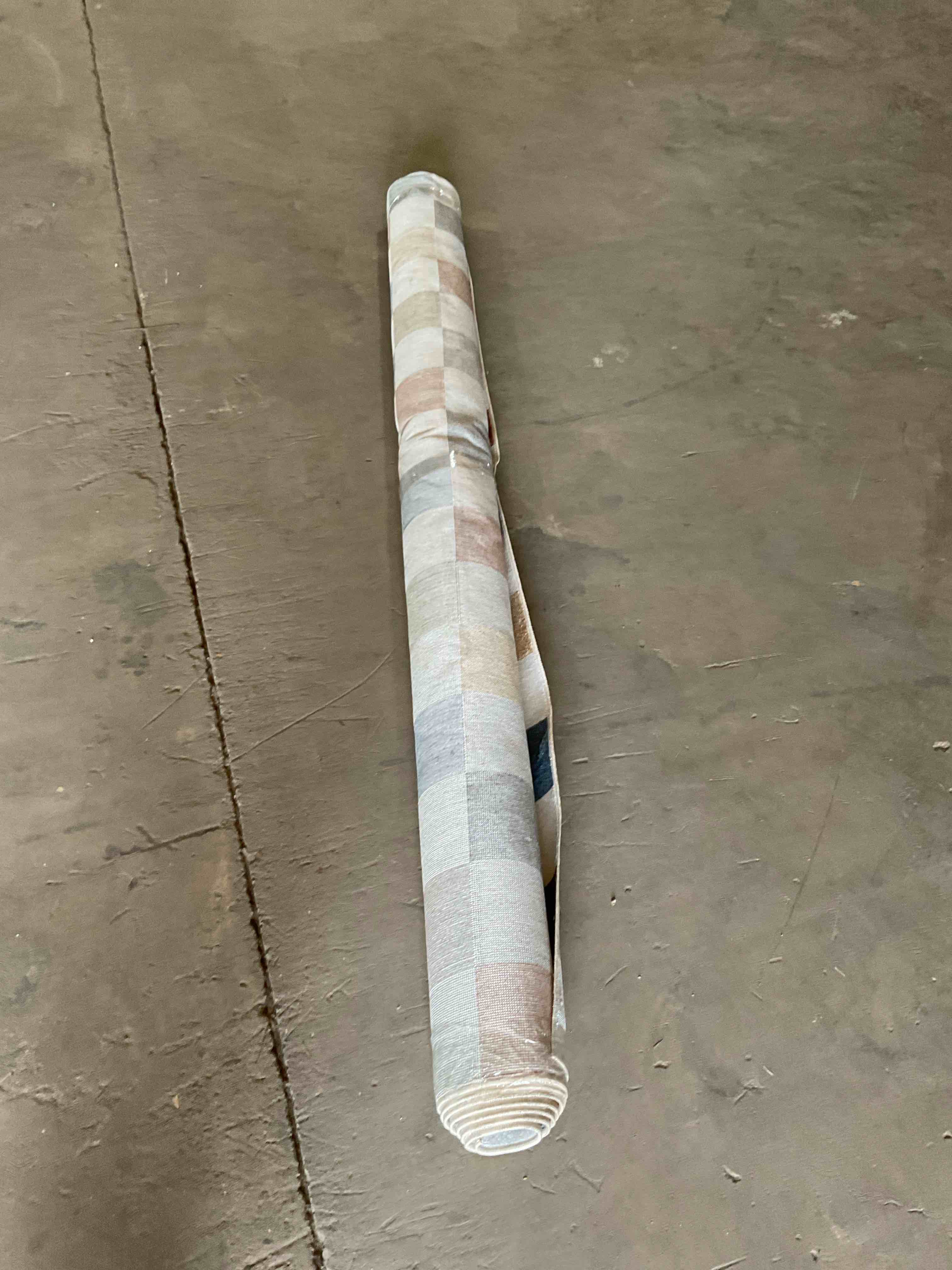 Condition photo showing Good Condition for 8x9 ft area rug