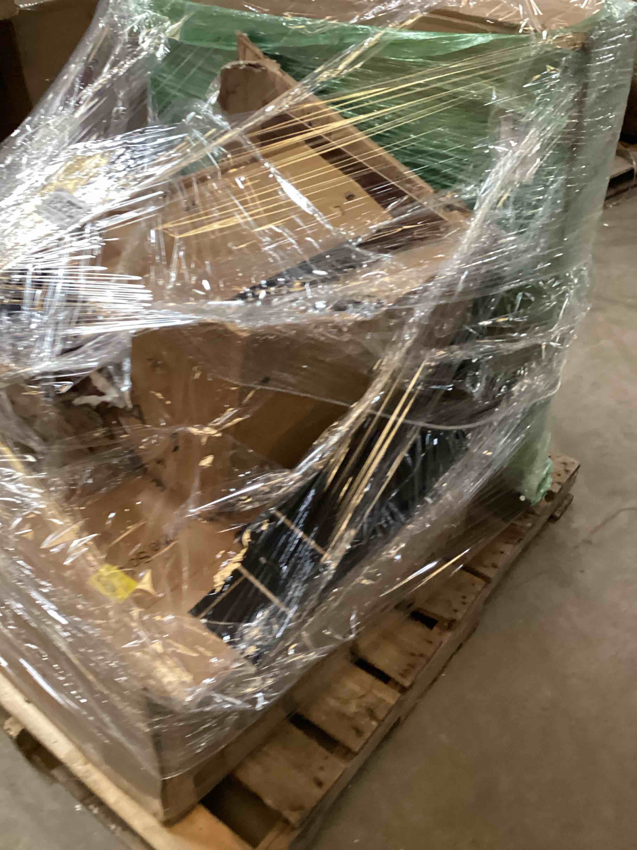 Condition photo showing Good Condition for miscellaneous pallet must take all