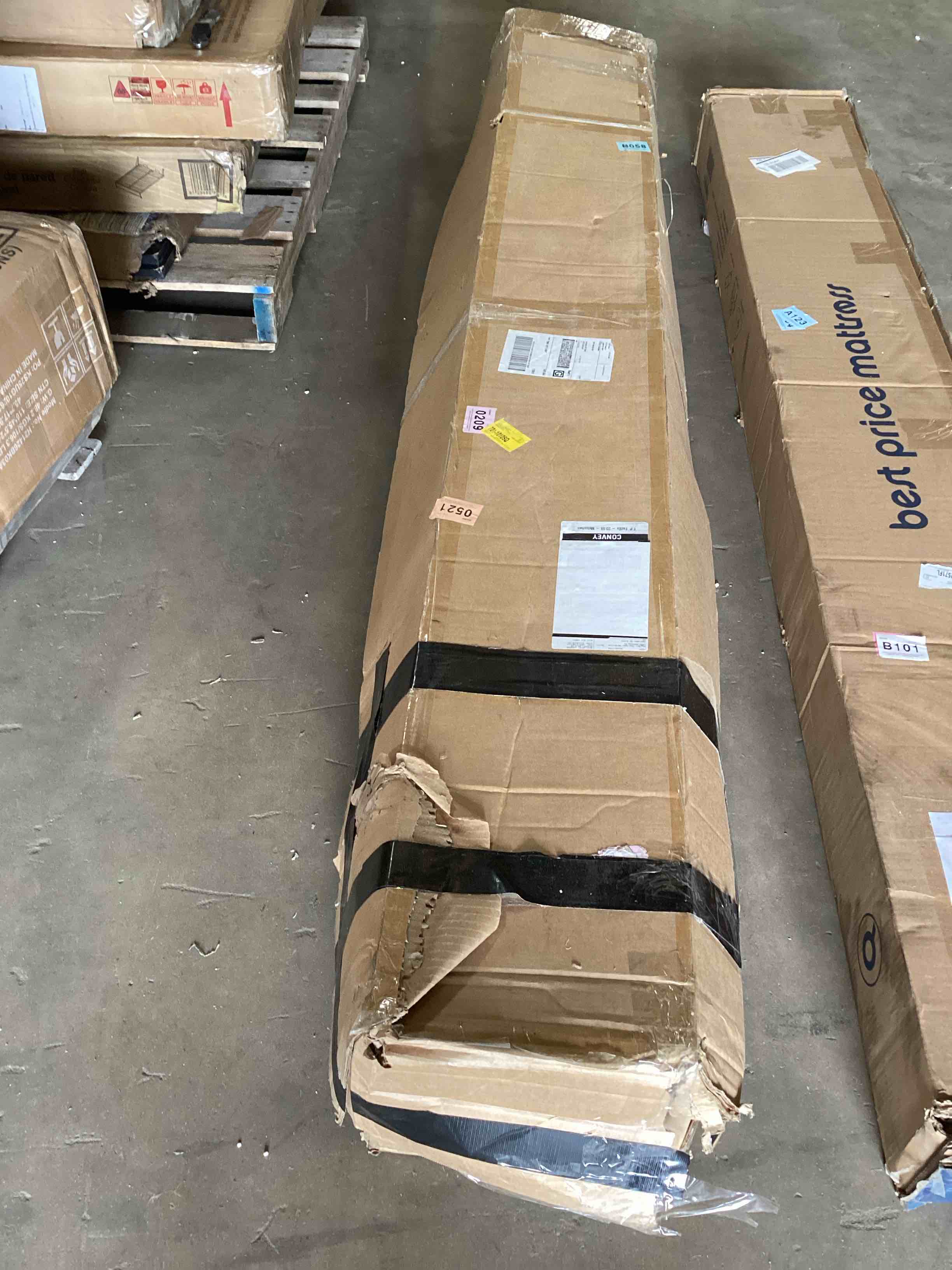 Condition photo showing Good Condition for metal shed pieces