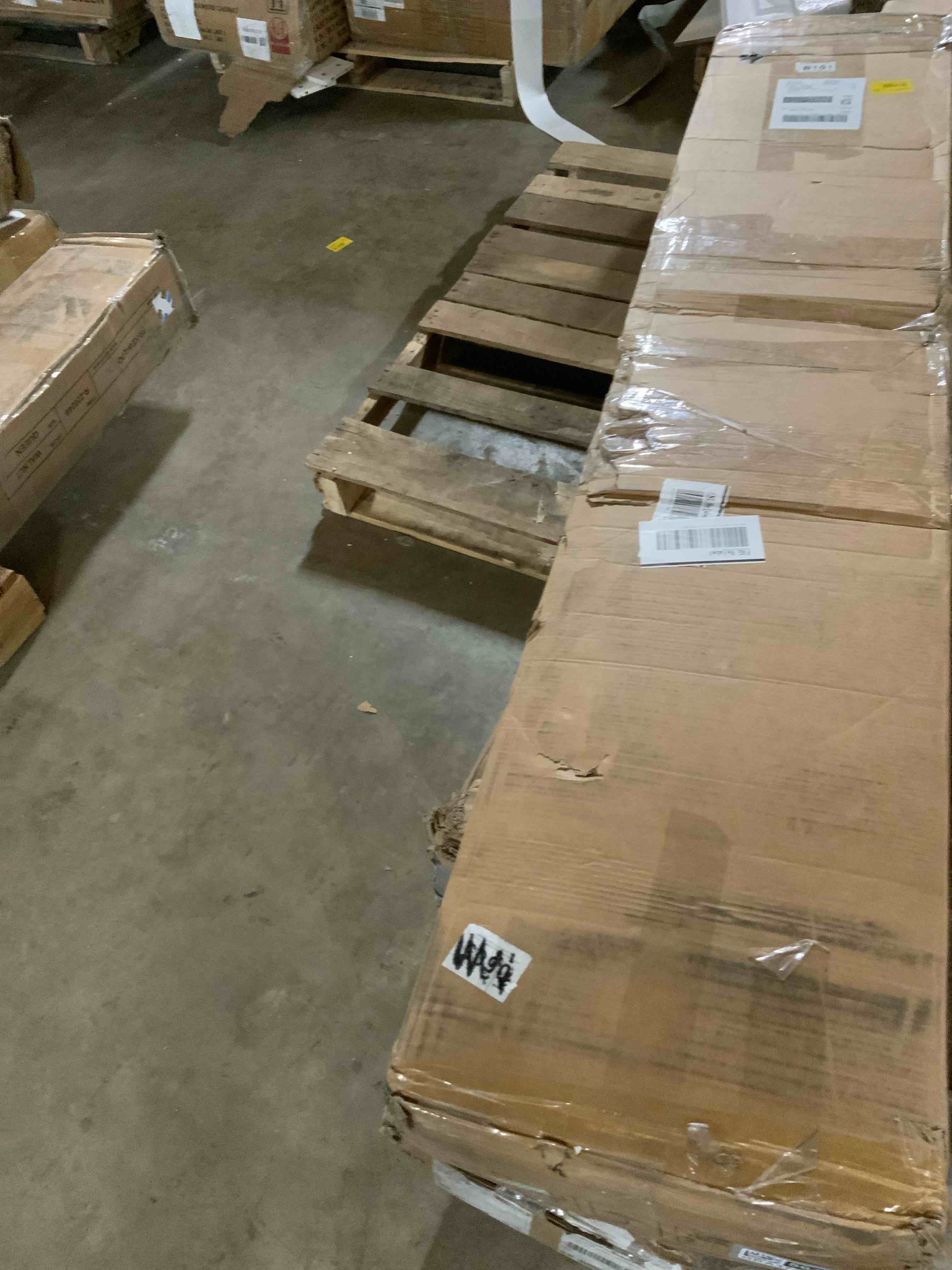 https://s3.amazonaws.com/lotting-images-prod/RustDustWanderlust/GRA3735634_1776027824841.jpeg