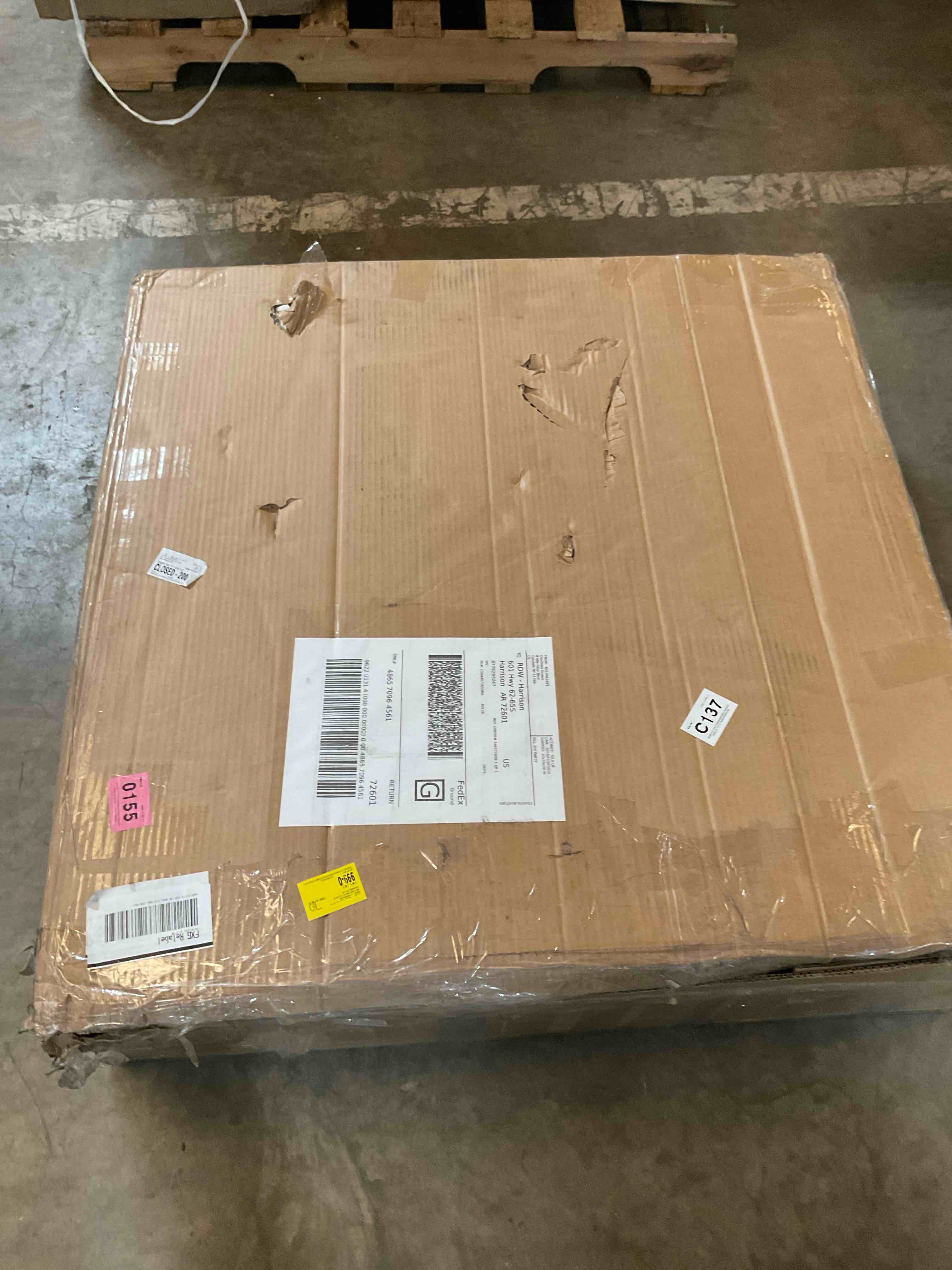 Condition photo showing Good Condition for fluted round table top