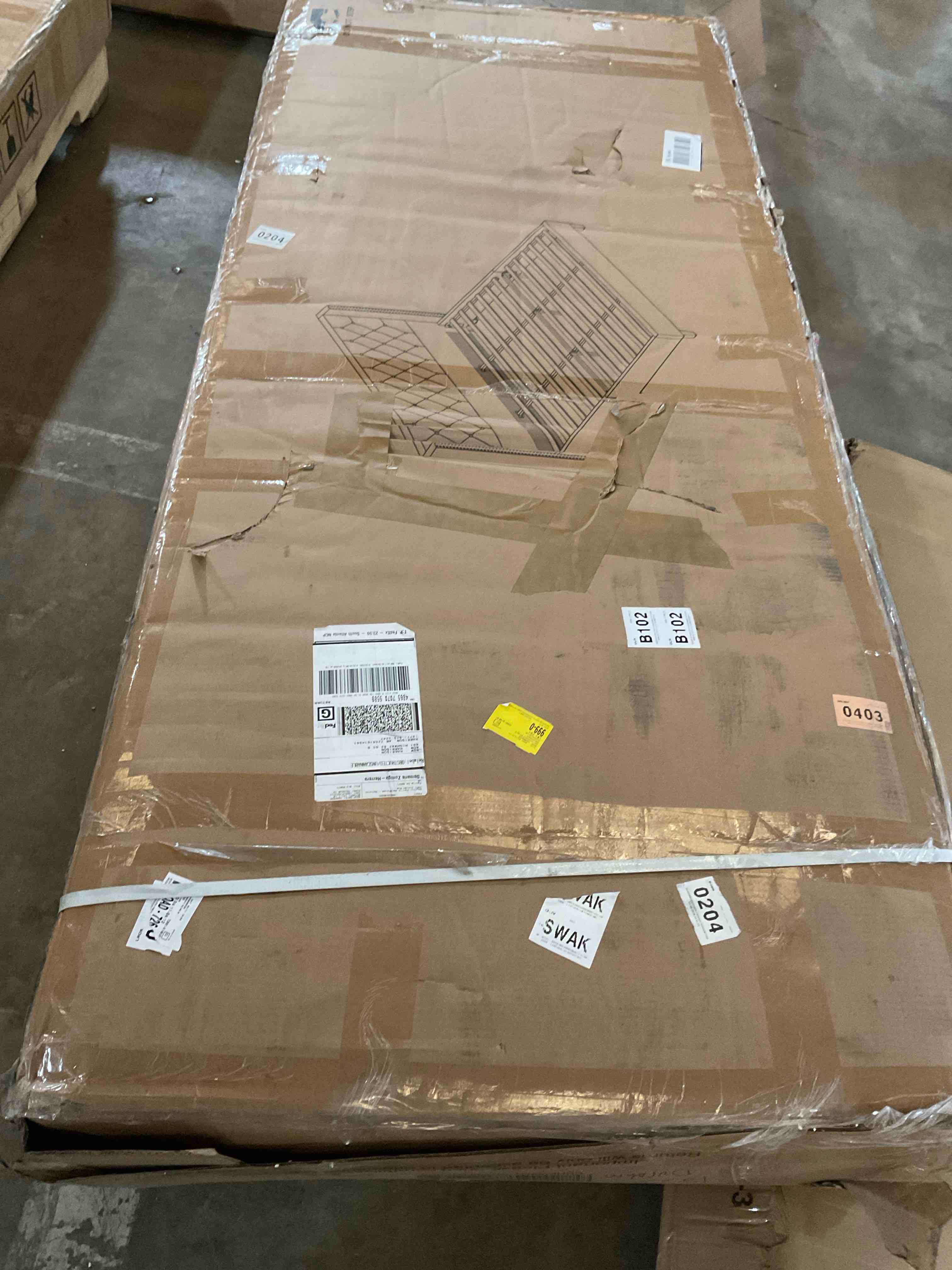 Condition photo showing Good Condition for duluth tufted upholstered low profile platform bed