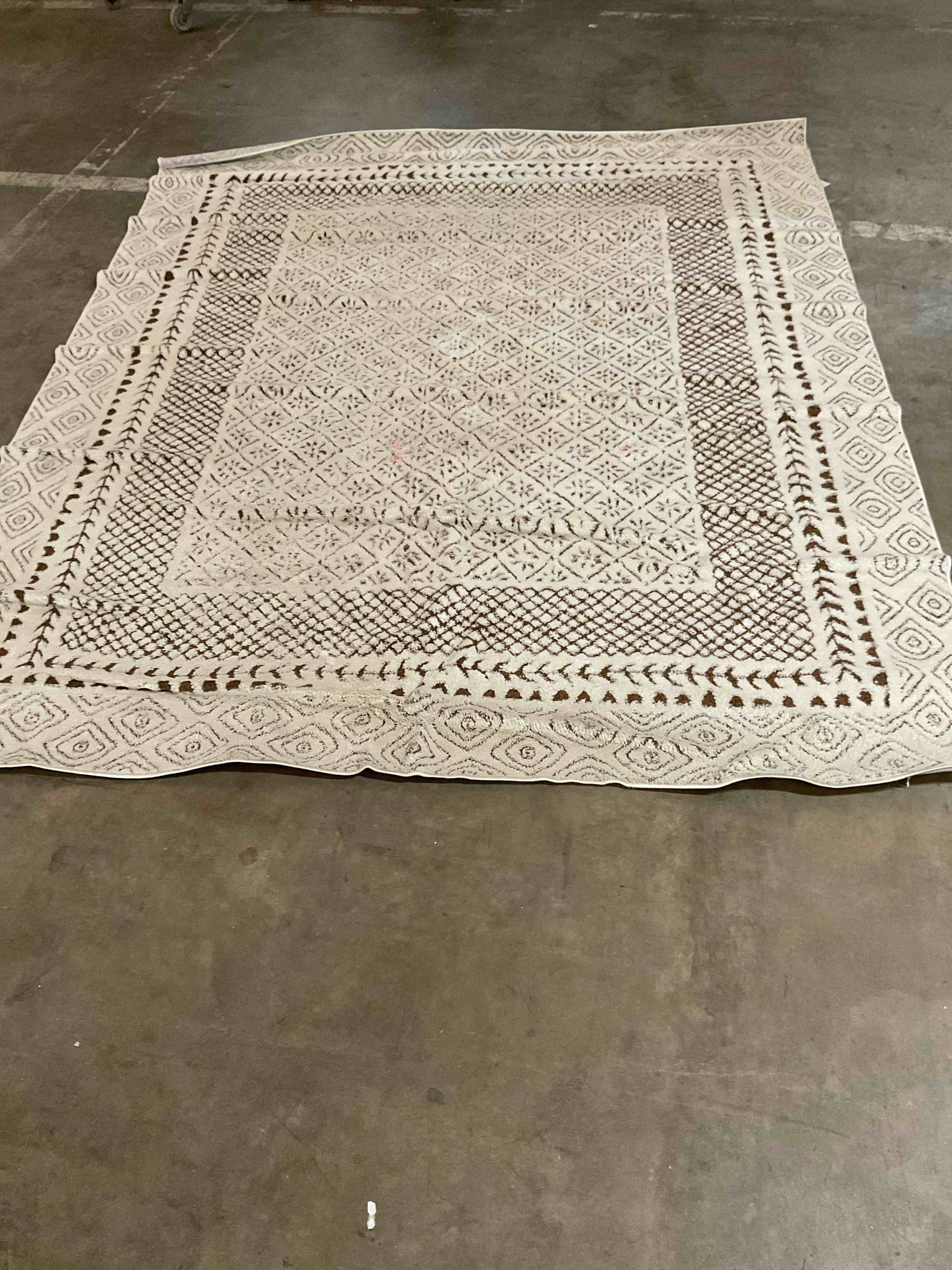 Condition photo showing Good Condition for calvo machine woven oriental brown area rug