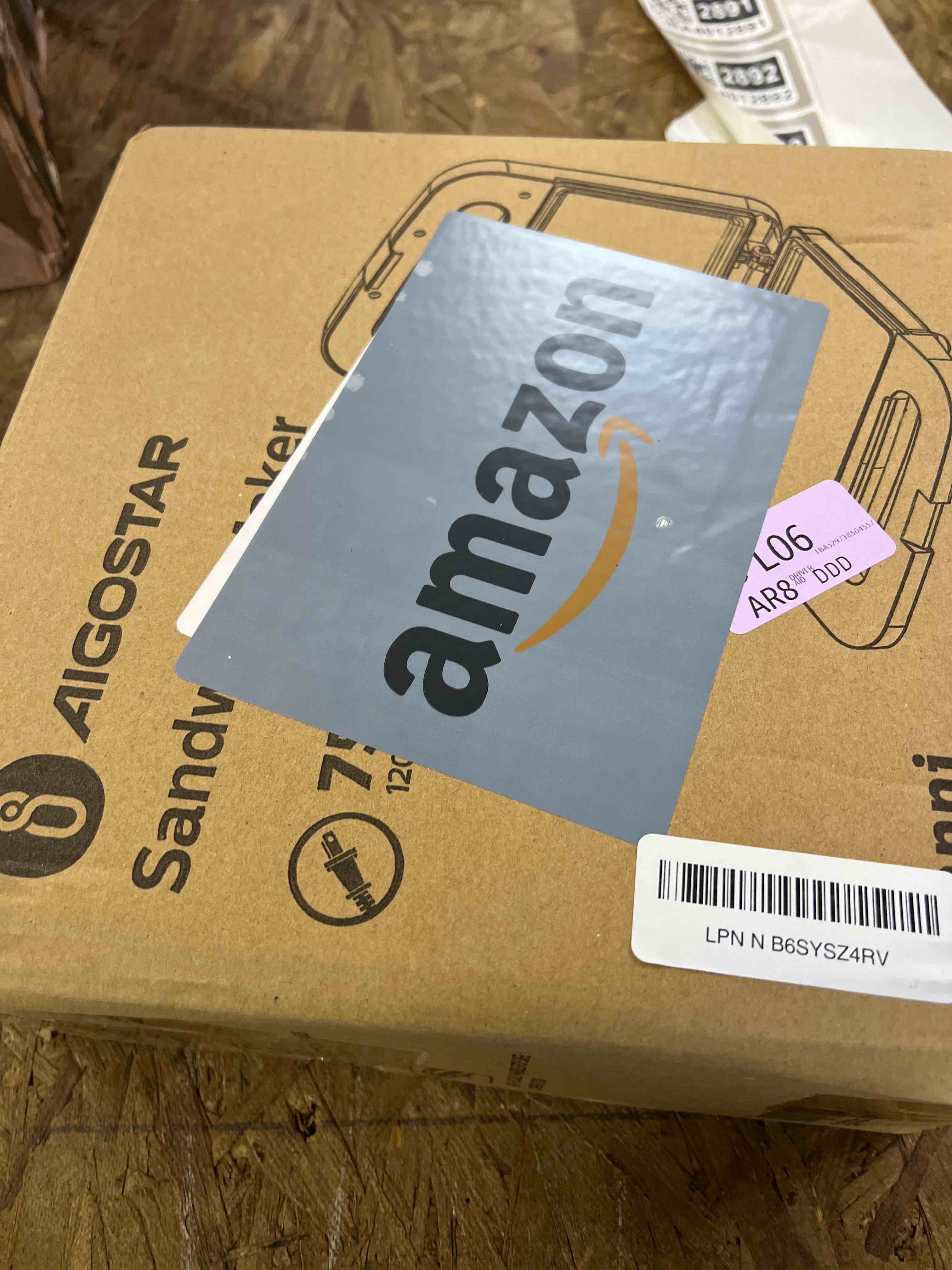 https://s3.amazonaws.com/lotting-images-prod/RustDustWanderlust/GRA4012897_1776271737471.jpeg