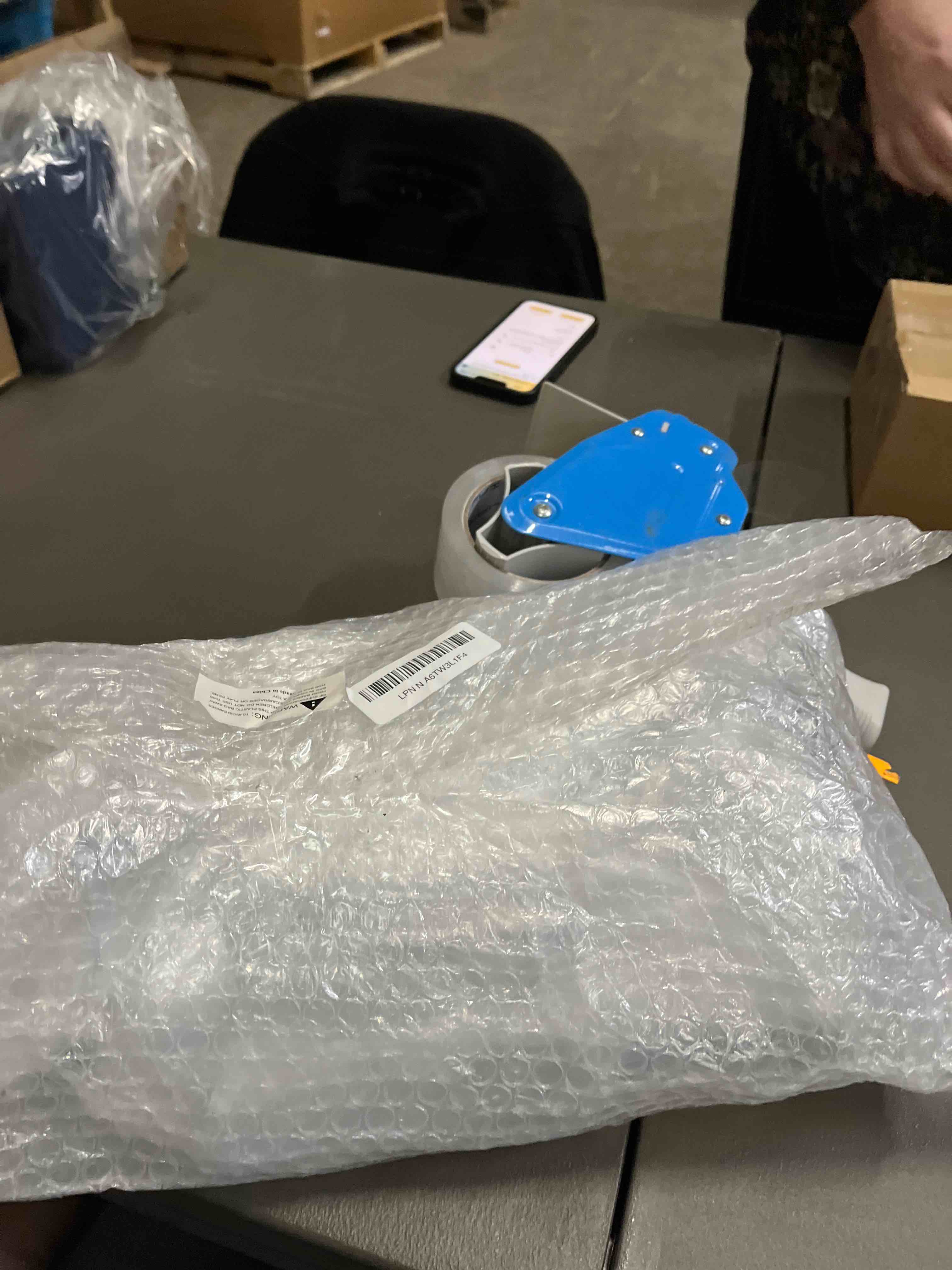 Condition photo showing Good Condition for Nervure 24 Pack Plastic Champagne Flutes - 6 Oz Clear Disposable Champagne Flutes - Square Plastic Toasting Glasses for Party Birthday Anniversary Wedding