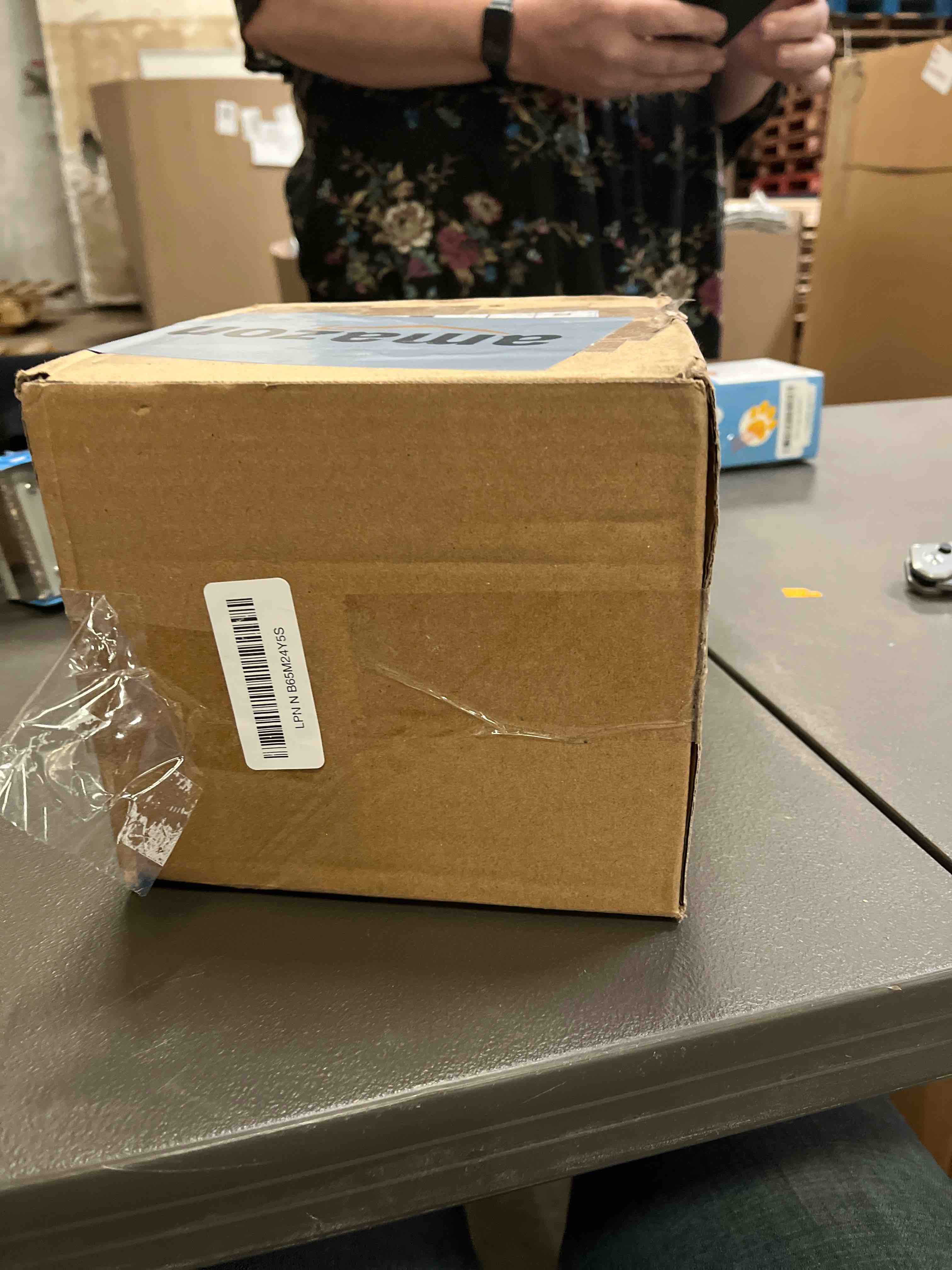 Condition photo showing Good Condition for 64OZ Liquid Laundry Detergent Dispenser, Laundry Soap Dispenser, Clear Plastic Fabric Softener Holder and Container, Laundry Room Organization and Storage, 2 Pack 2p