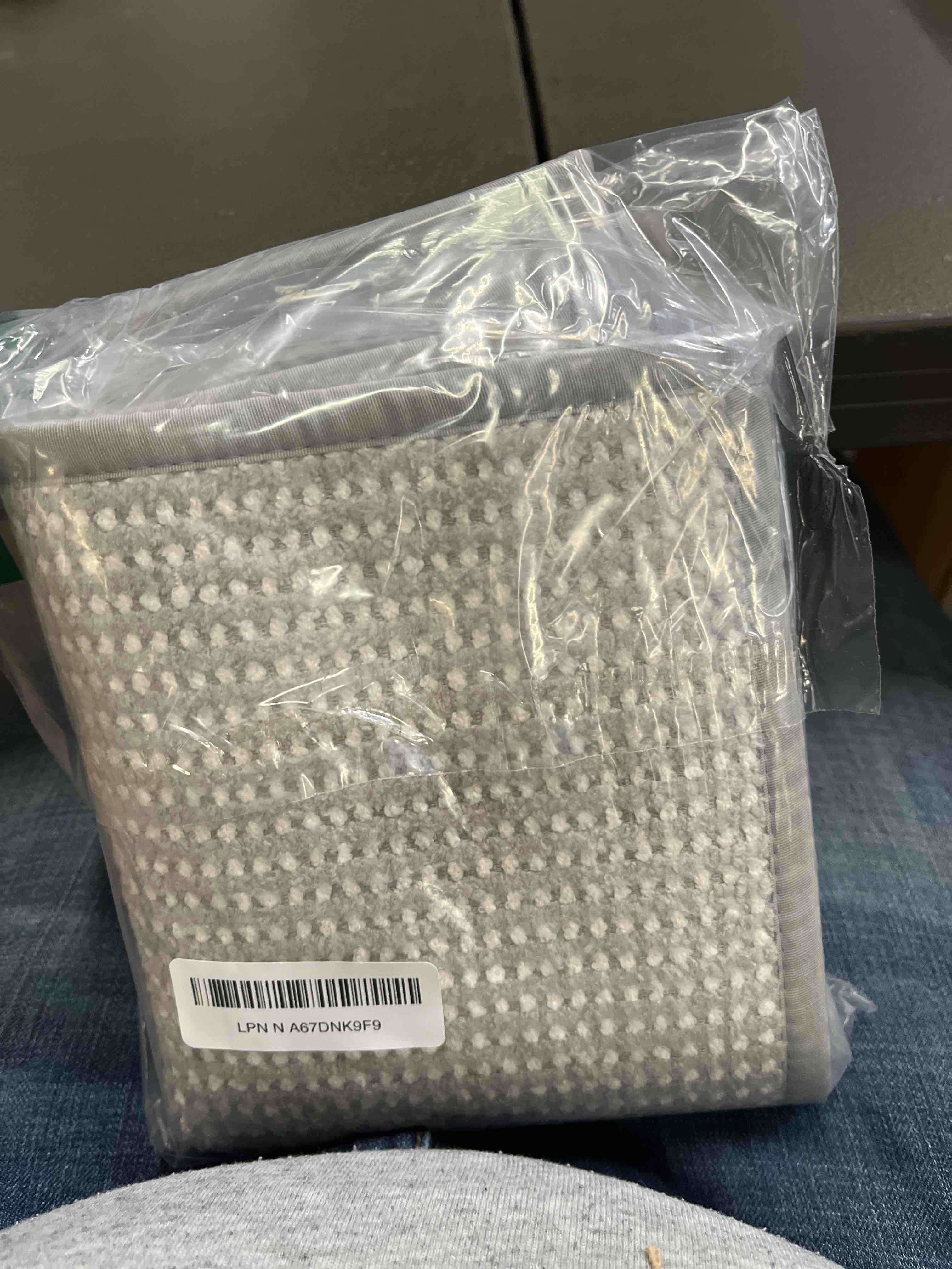 Condition photo showing Good Condition for MontVoo Bath Mat,Chenille Absorbent Bathroom Mat Quick Dry Rubber Backed Bathroom Rugs Non Slip Washable Bath Mats,Ultra Thin Bathroom Rugs Fit Under Door,17"x24",Grey 17"x24" Grey