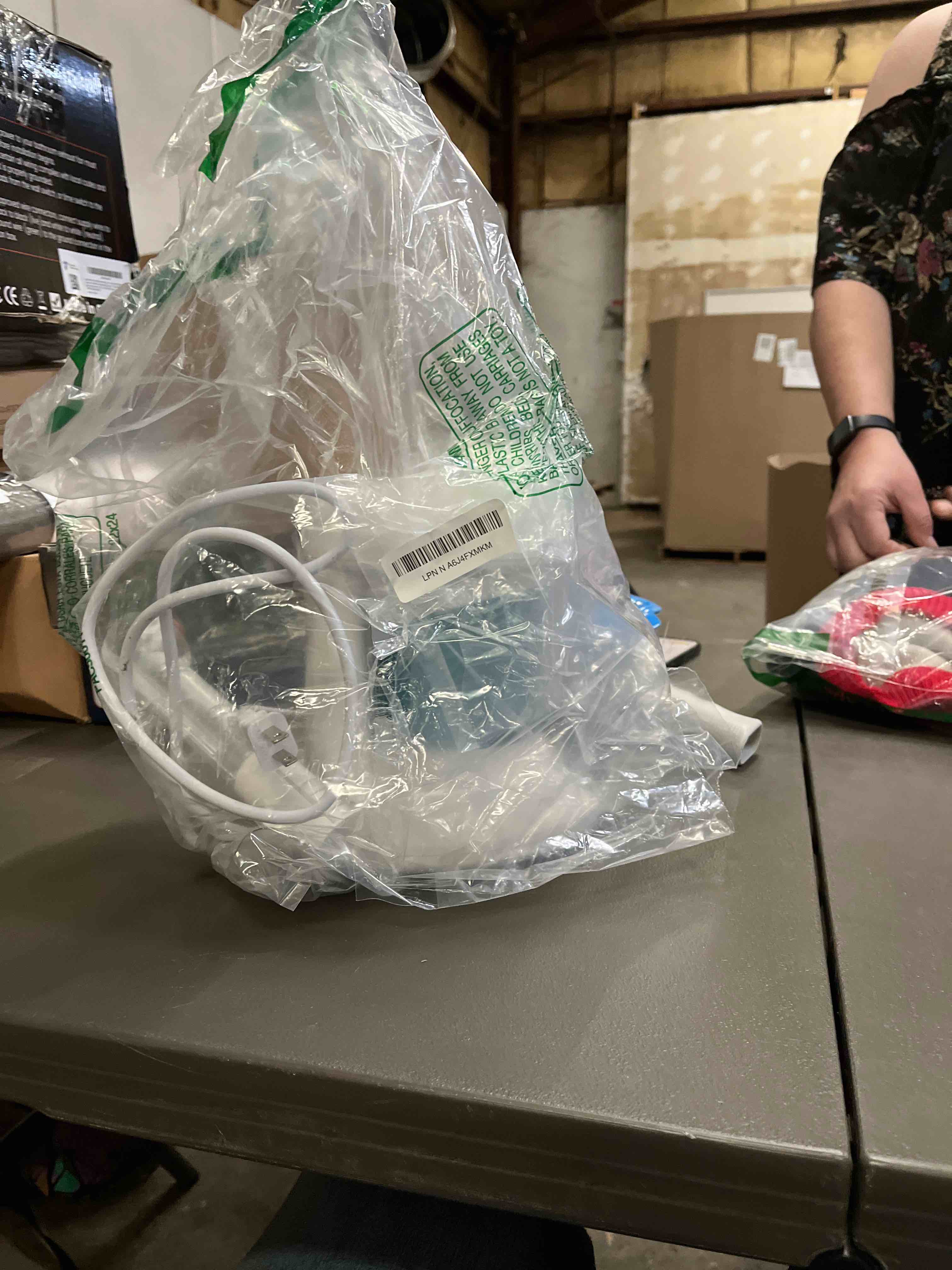 Condition photo showing Good Condition for Facial Steamer - Ozone Steamer with 360° Rotatable Arm - 40 Min Steam Time - Humidifier - Unclogs Pores - Blackheads - Portable Facial Steamer for Personal Care Use at Home or Salon,White