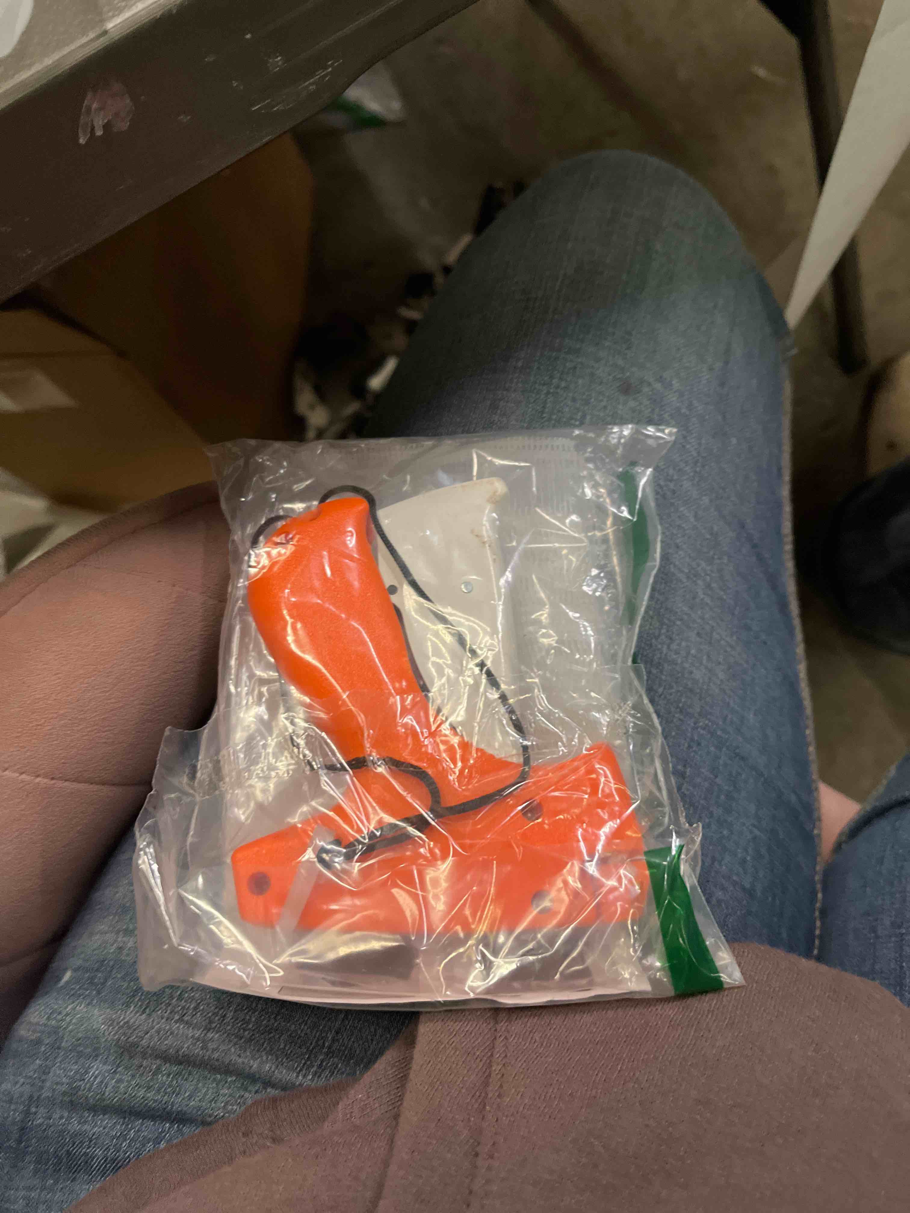Condition photo showing Good Condition for Tagging Gun for Clothing, 2006 Pieces Price Tag Attacher Gun Kit for Clothes Labeler, Clothes Tagging Applicator Gun Set with 1600 Fasteners, 400 Clothing Labels and 6pcs 0.08 inch Needles Orange