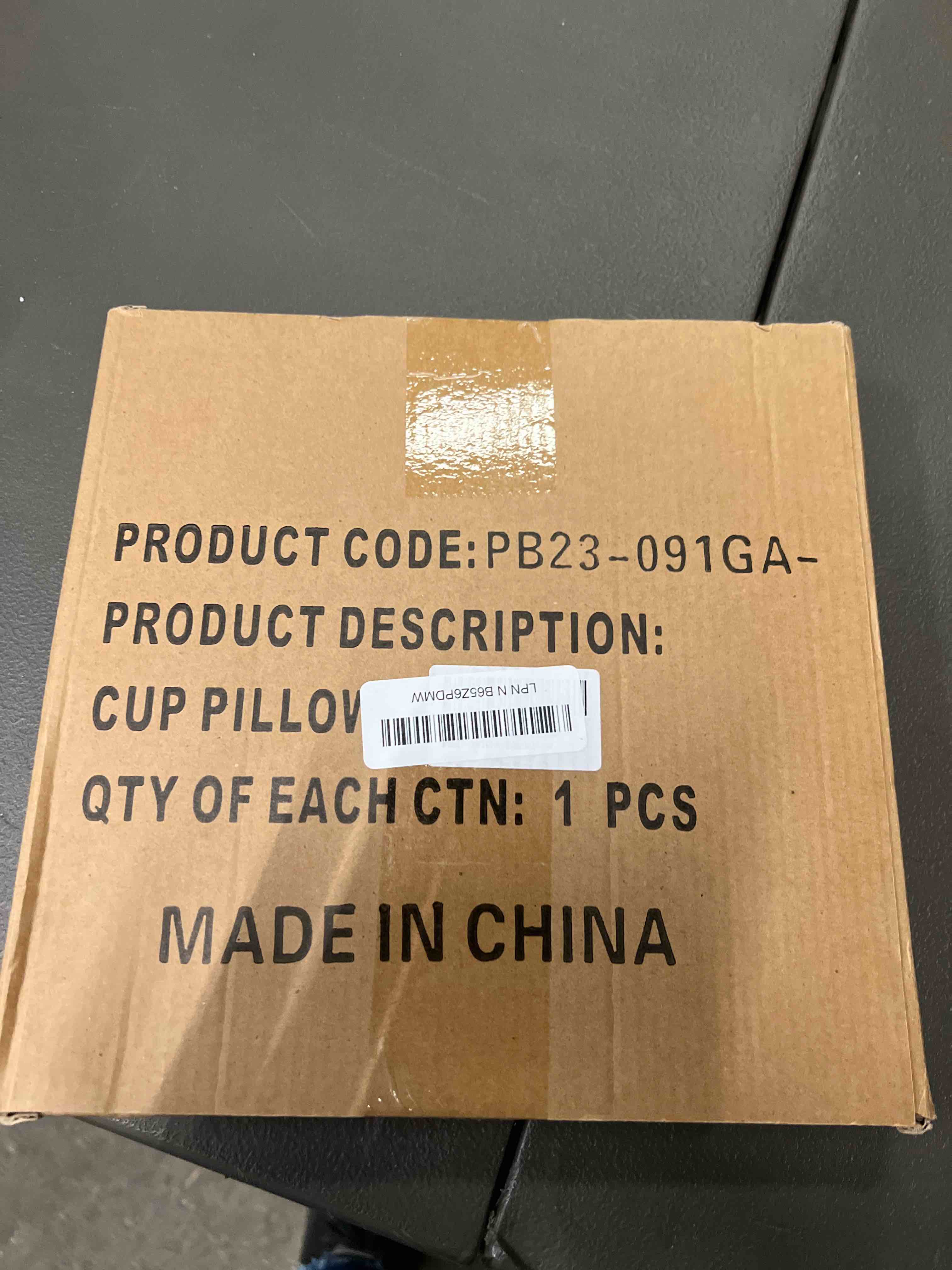 Condition photo showing Good Condition for G GOOD GAIN Couch Cup Holder Pillow, Cute Sofa Drink Cup Holder Cozy Buddy | Desk Organizer for Mugs, Snacks, Phone, Makeup | Bed Caddy Tray for Car, Beach, Picnic, Boat, RV, Table (Black) 8.5 X 8.5 inch Black