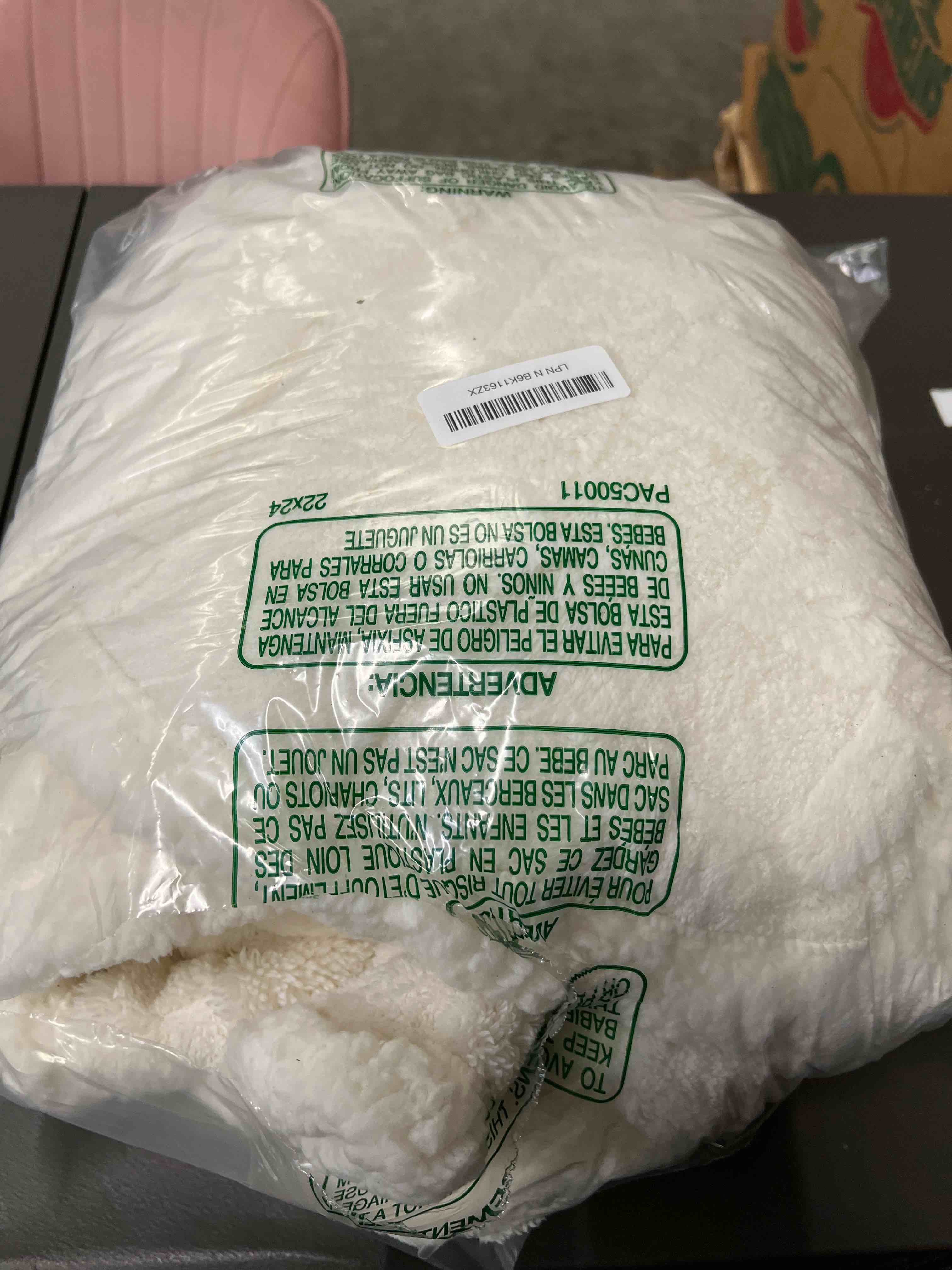 Condition photo showing Good Condition for Sherpa Throw Blanket for Couch, Flannel Cozy Soft Thick Blanket for Bed - Fleece, Beige, 60x80 Inches Beige Checkered 60"*80"