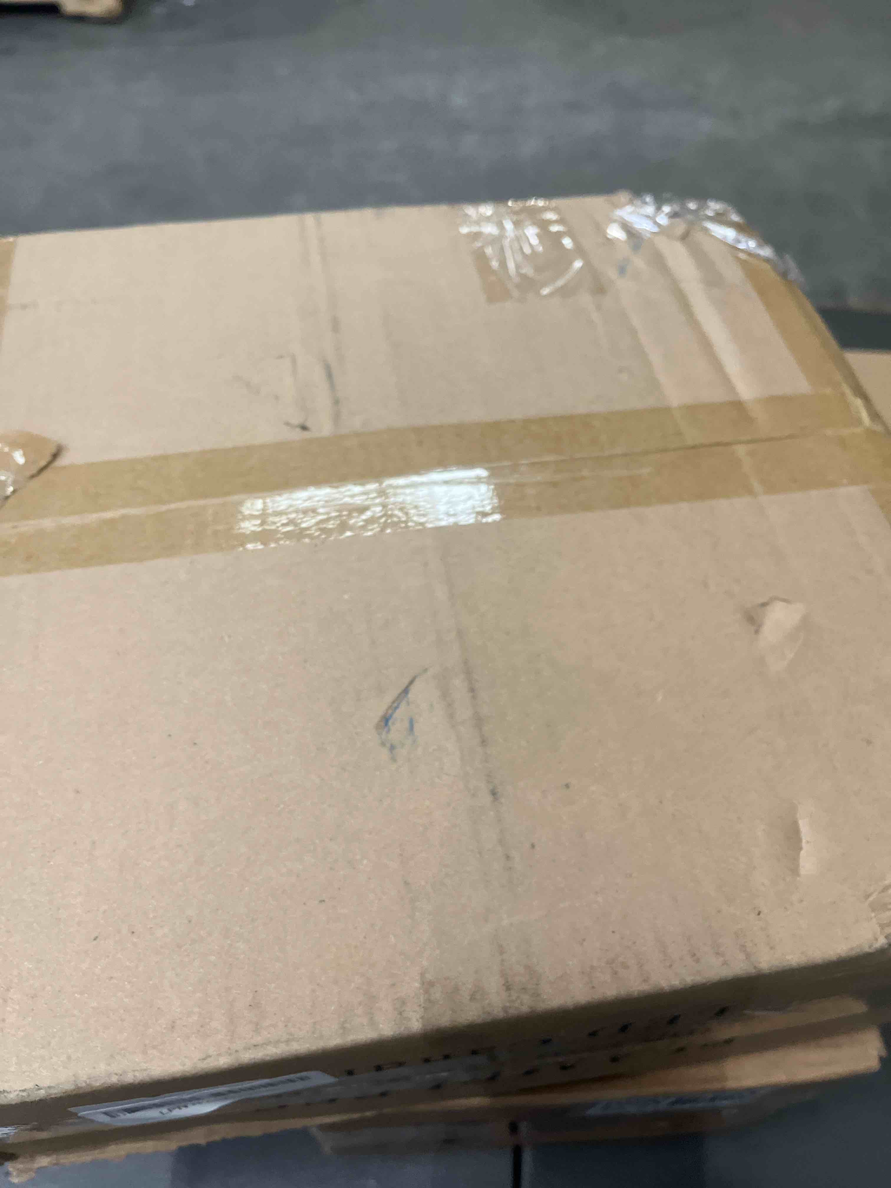 https://s3.amazonaws.com/lotting-images-prod/RustDustWanderlust/GRA4017880_1773248422719.jpeg