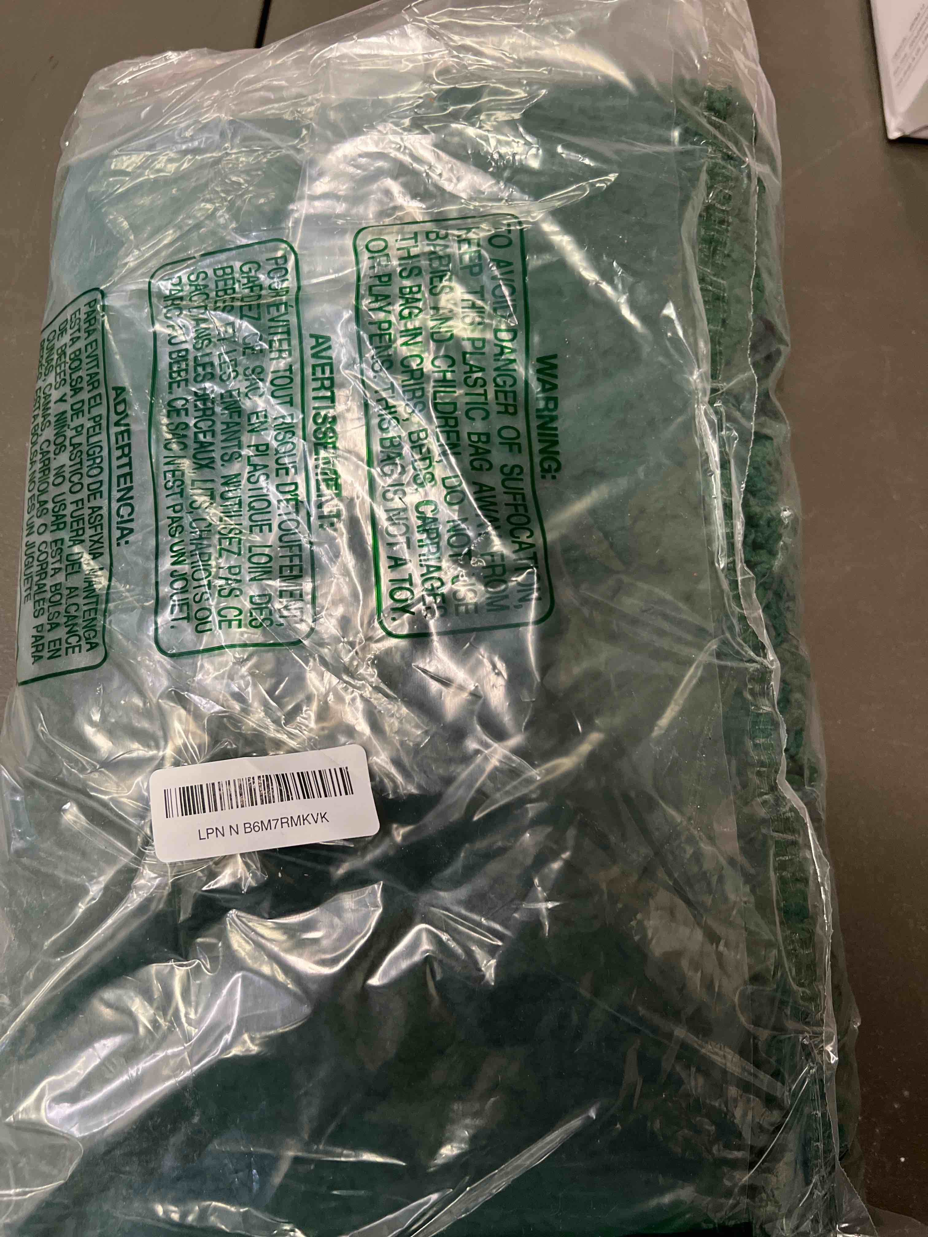 Condition photo showing Good Condition for miulee christmas dark green bathroom mats sets 2 piece with non slip toilet rugs u shaped,water absorbent microfiber bath mat set for tub shower, machine washable (u20x20+20x30 inches) u 20''x20'' + 20''x30'' dark green