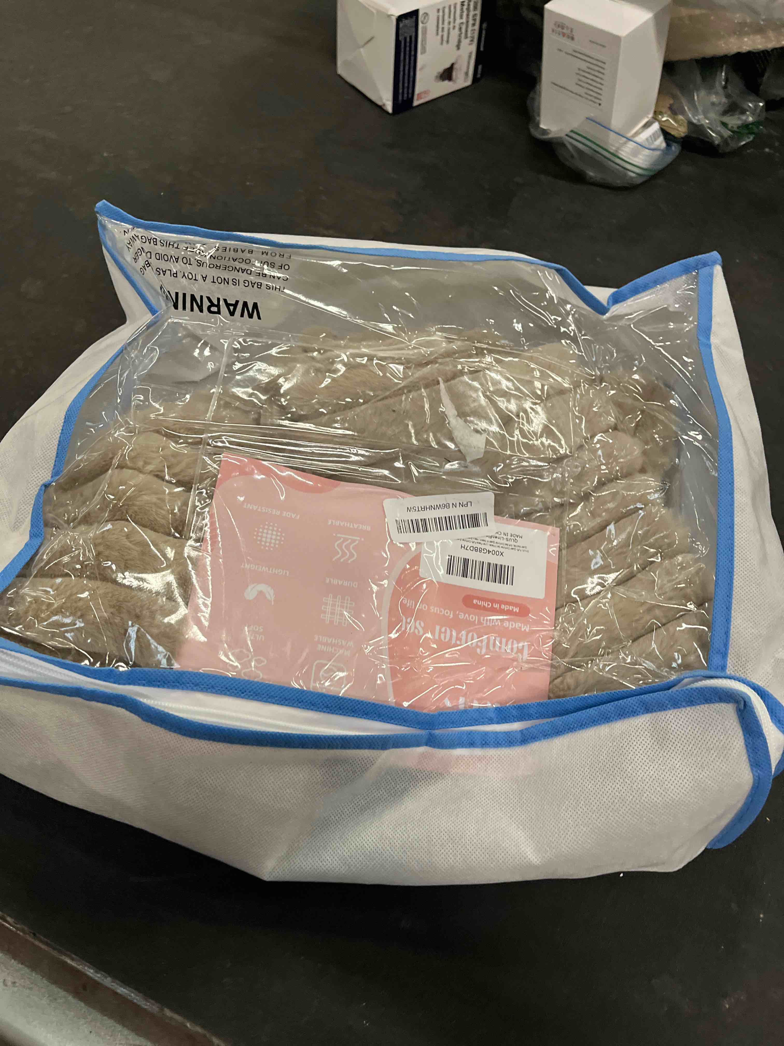 Condition photo showing Good Condition for (incomplete) smoofy fluffy queen size comforter set 3 pieces - linen fleece fluffy comforter set, luxury fuzzy queen bedding set, soft warm queen bed set all season, heavy faux fur comforter with 2 pillow cases 3 piece-queen (90”x90'') linen