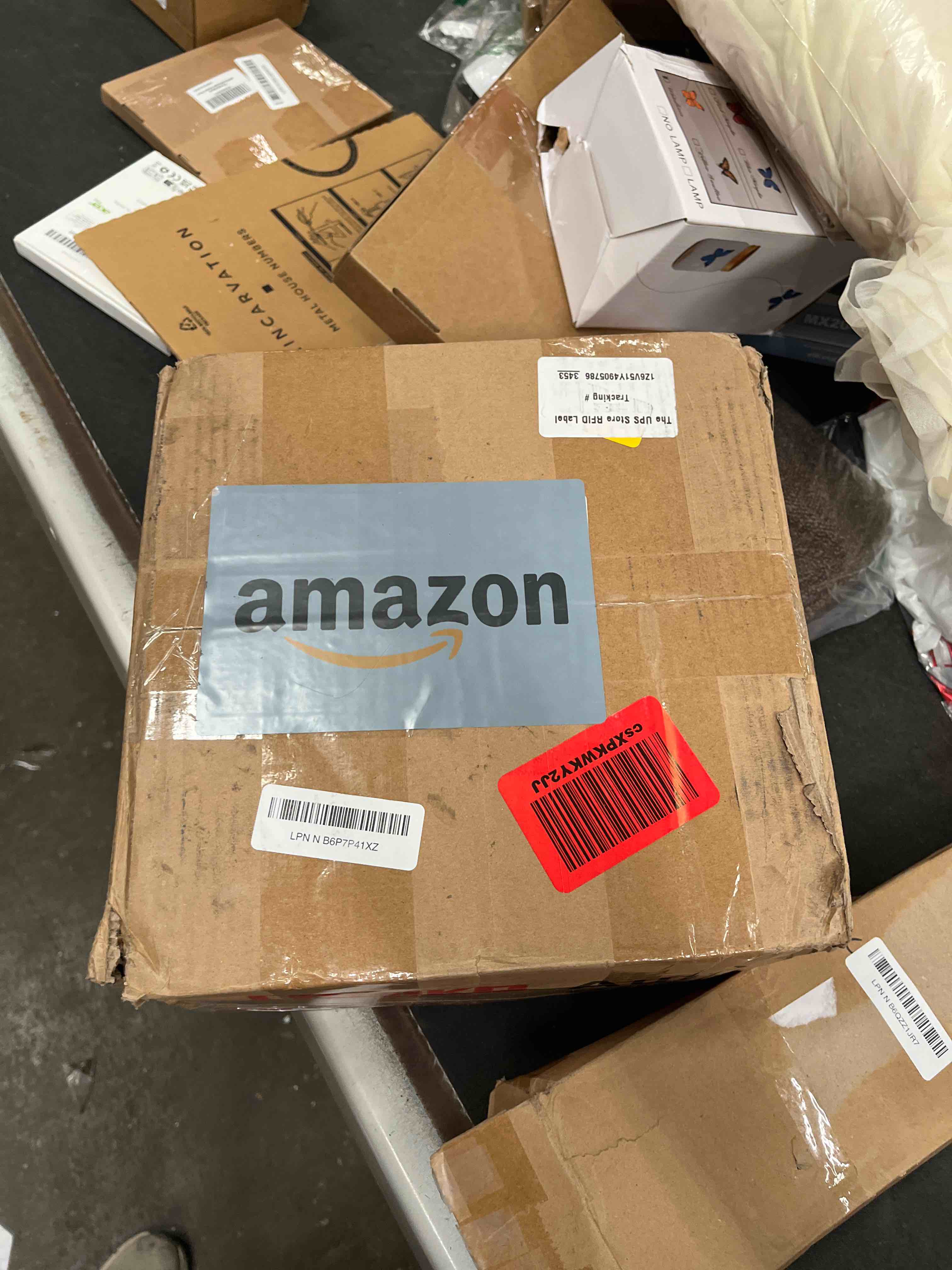 https://s3.amazonaws.com/lotting-images-prod/RustDustWanderlust/GRA4021827_1774551592380.jpeg