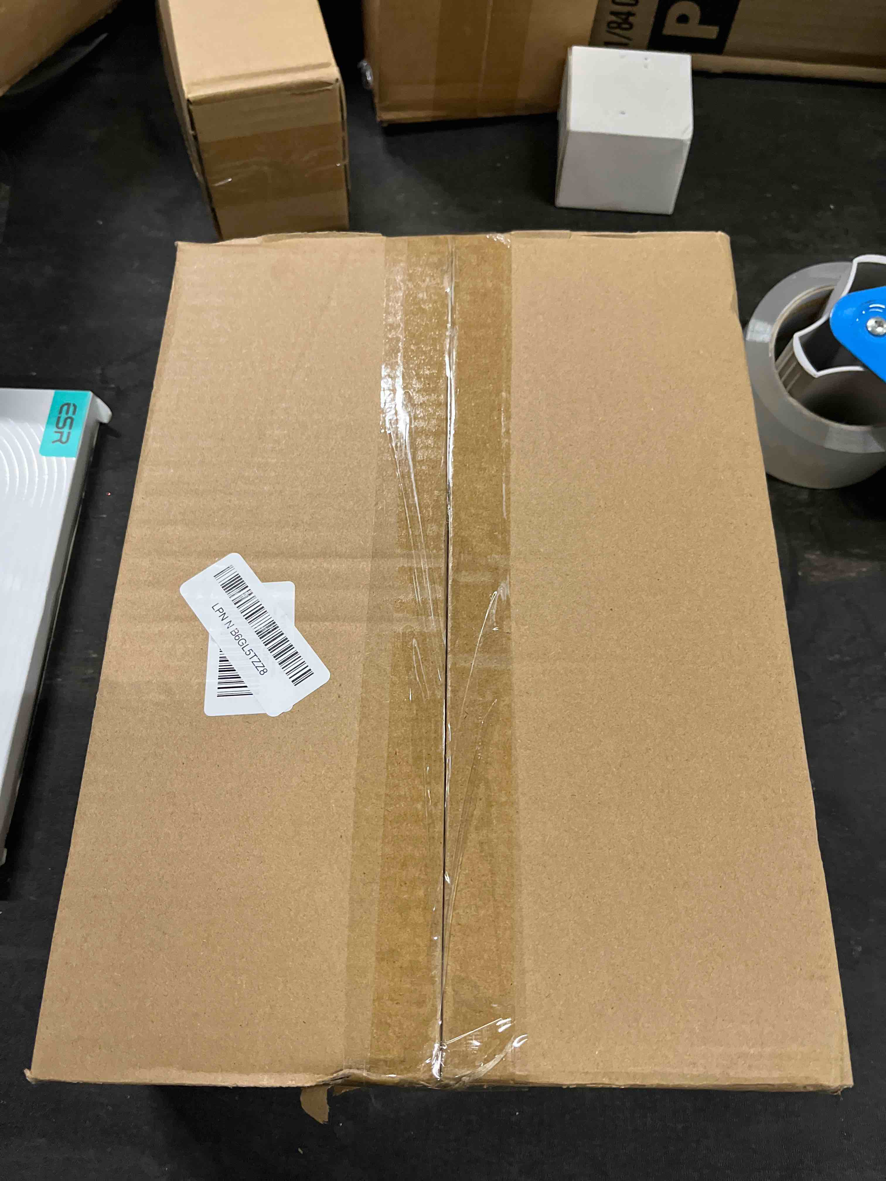 Condition photo showing Good Condition for 100pack 4 inches charcuterie boxes with clear lids - bakery, chocolate covered strawberries, mini cake, pie boxes - perfect for christmas, valentine's, halloween 100 white