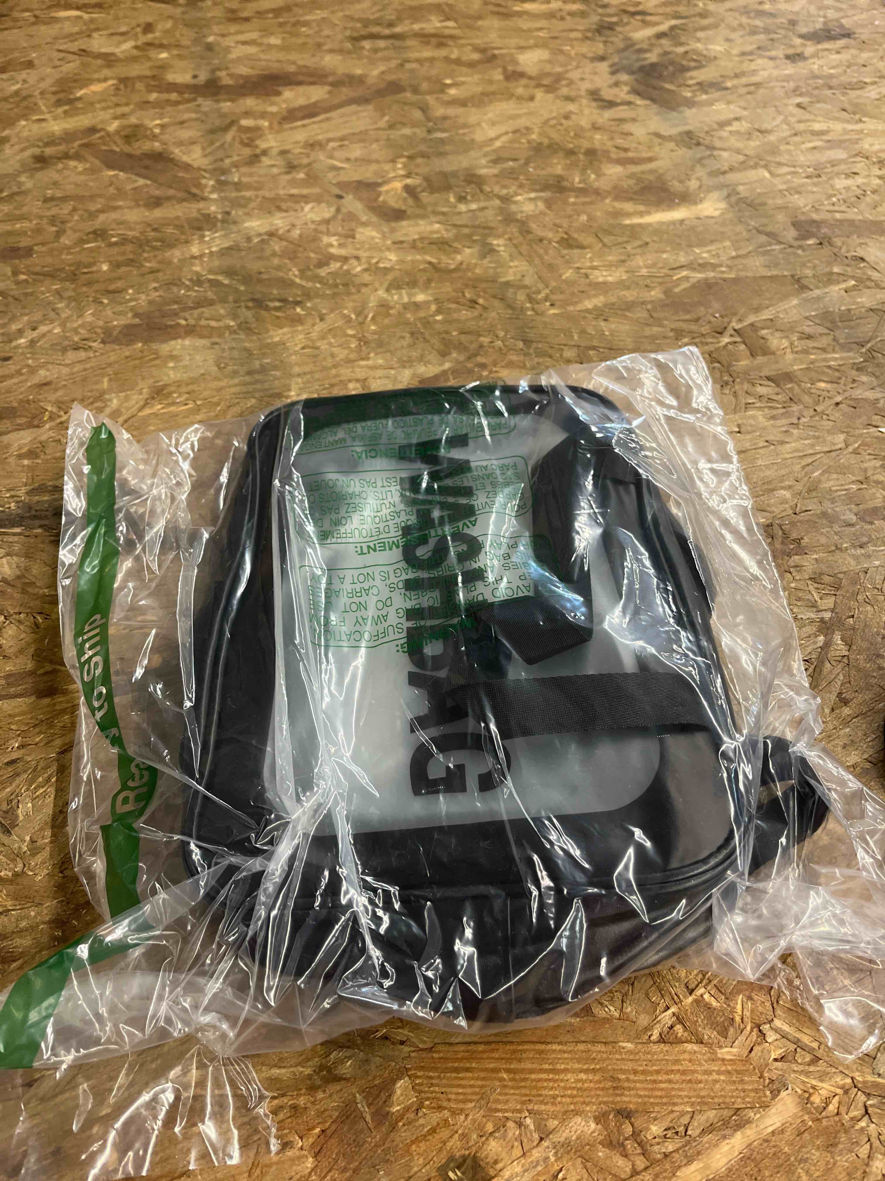 Condition photo showing Good Condition for yuancheng 4pcs pu leather portable toiletry bags with handle, translucent waterproof travel make up bags for women, large capacity travel cosmetic bags