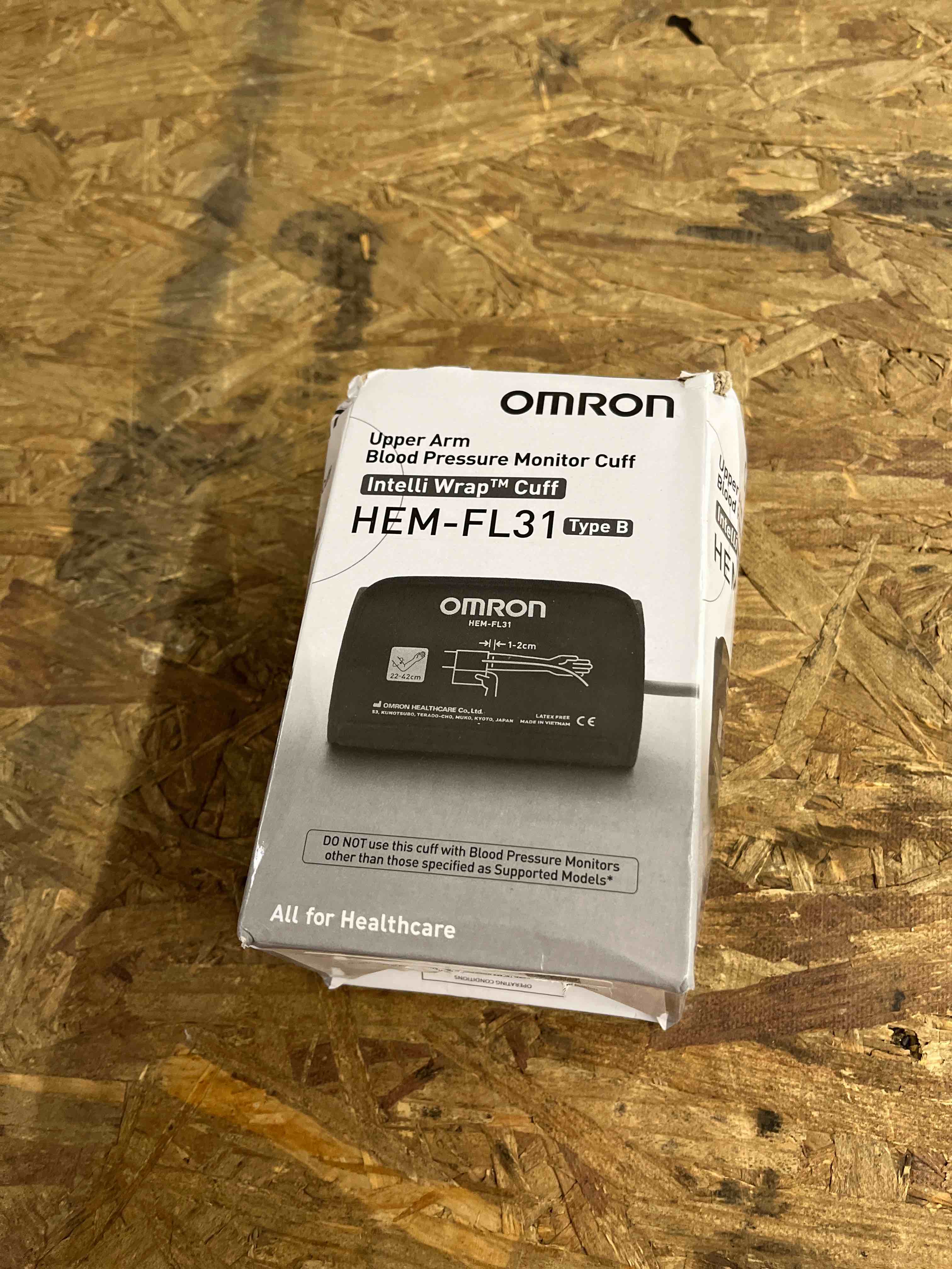 Condition photo showing Good Condition for omron omron hem-fl31-b 9-inch to 17-inch easy-wrap comfit cuff, large