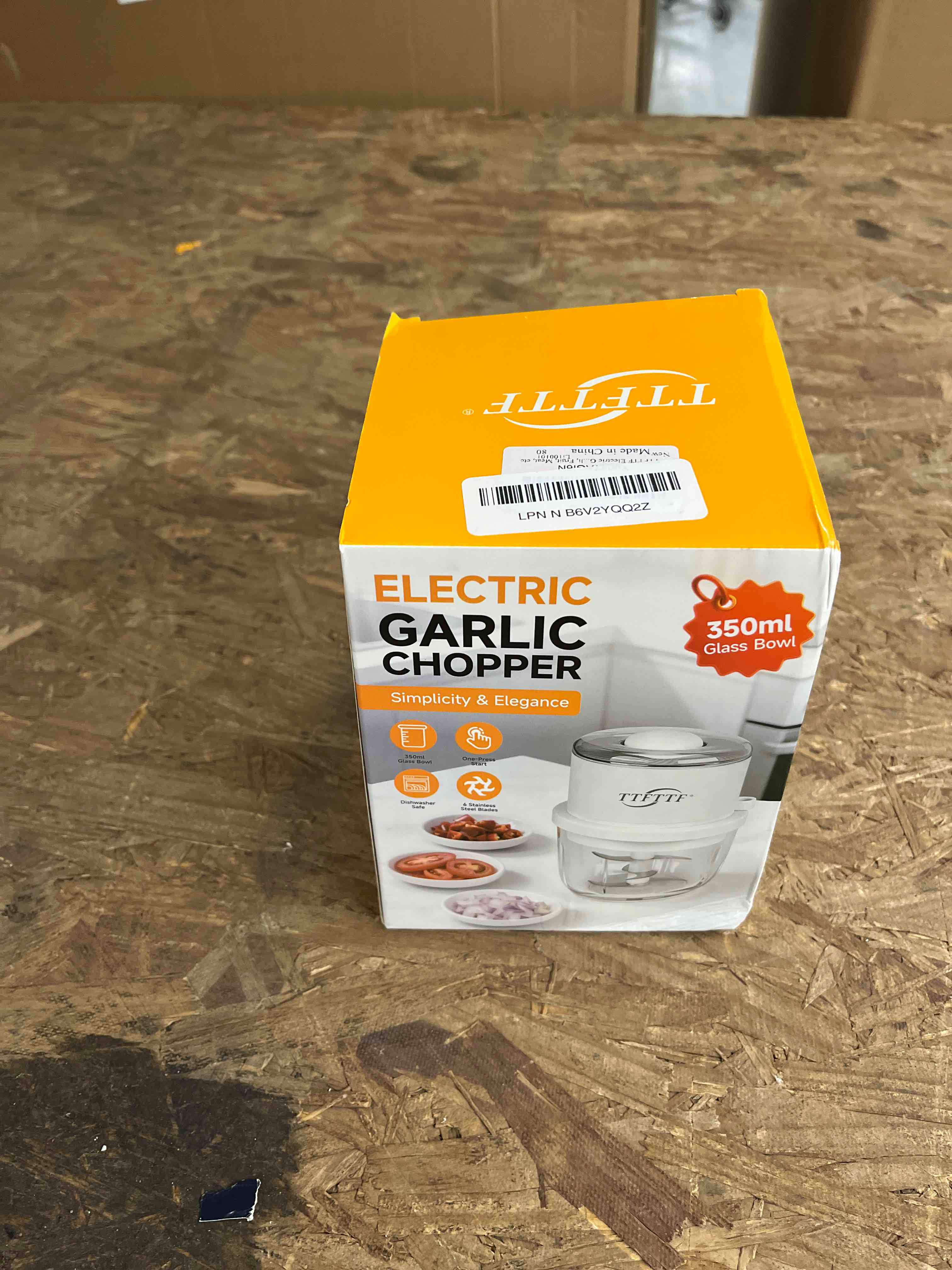 Condition photo showing Good Condition for ttfttf electric garlic chopper, 350ml glass bowl mini food processor, portable veggie chopper onion garlic grinder, wireless blender for ginger, chili, fruit, meat, etc