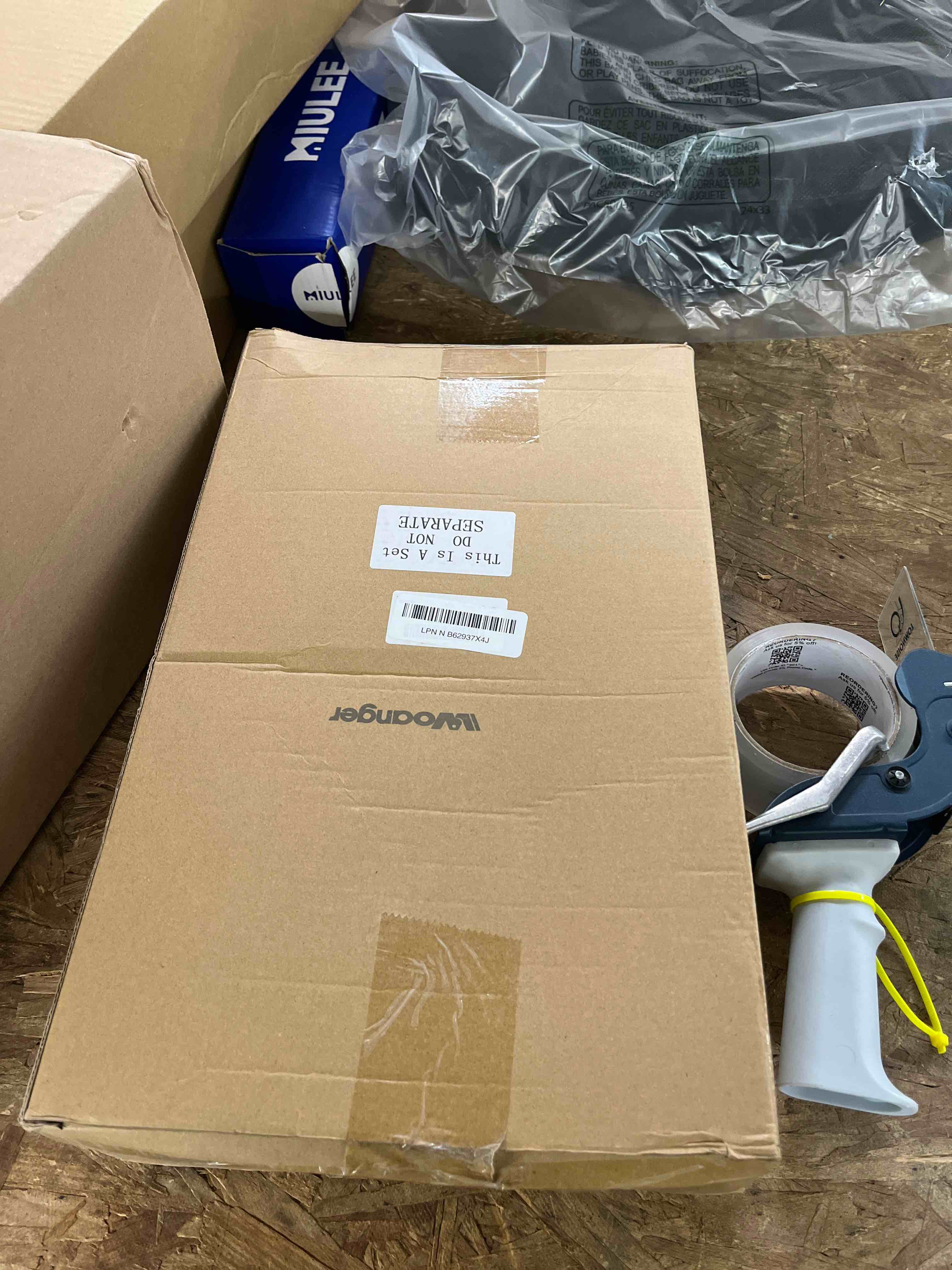 Condition photo showing Good Condition for woanger 48 pcs wine gift bags with handles reusable metallic glitter non woven wine bottles bags for holidays wedding party favor housewarming