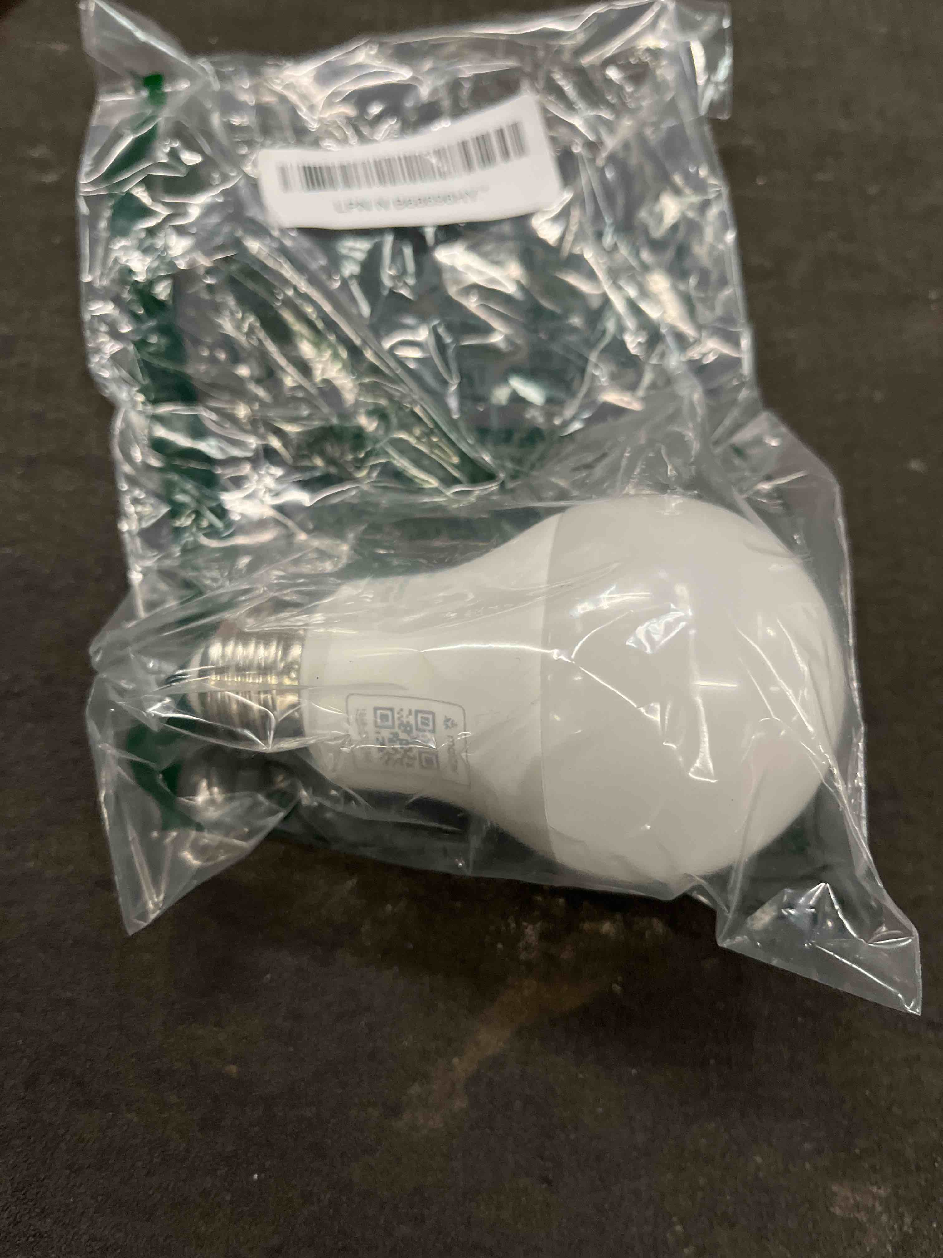 Condition photo showing Good Condition for aqara thread/zigbee smart led light bulb t2 e26, tunable white (2000k-9000k), rgb color changing light bulb with 16 million colors, 75w equivalent, matter, works with homekit, alexa, google