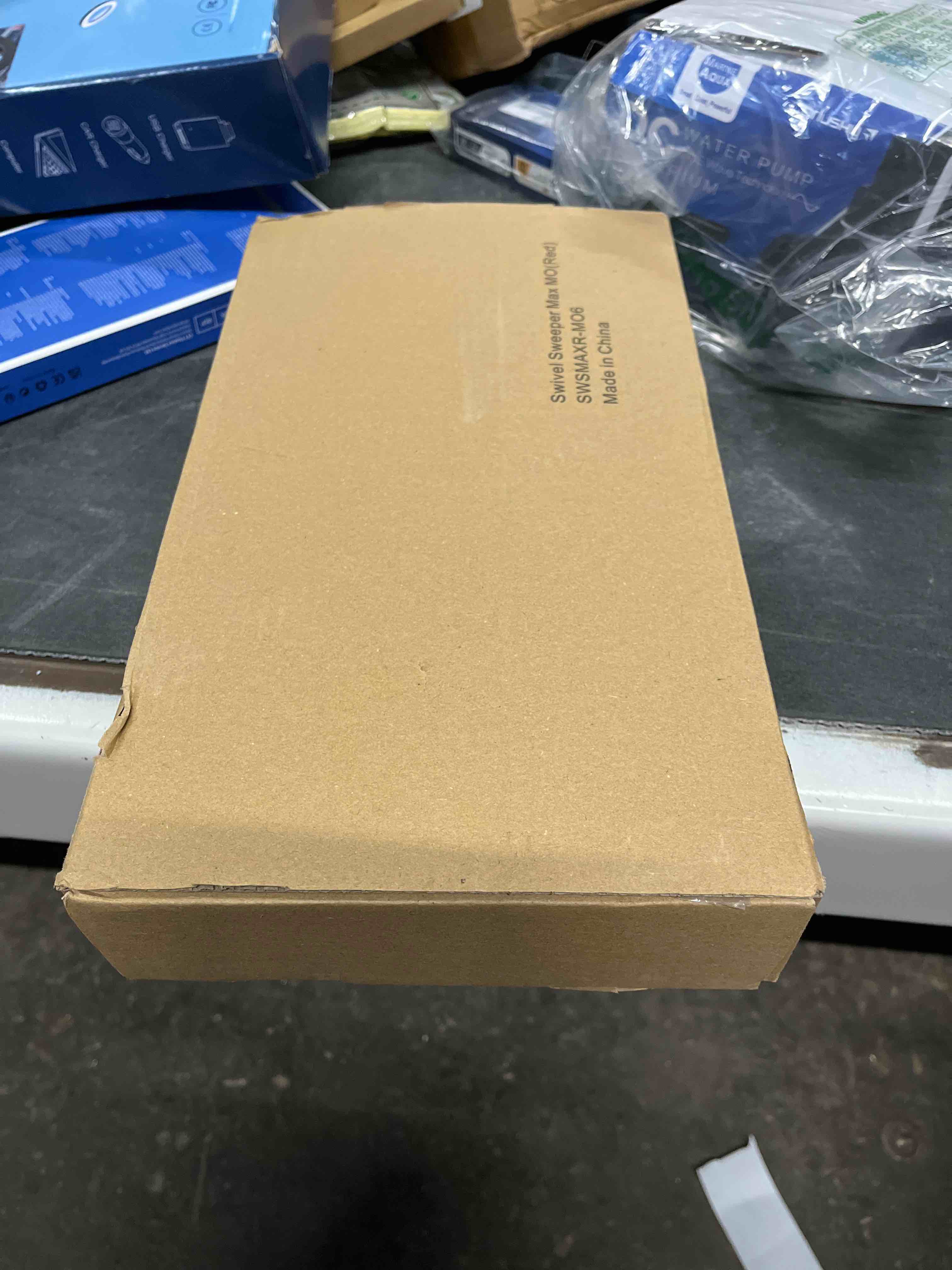 Condition photo showing Good Condition for max- red