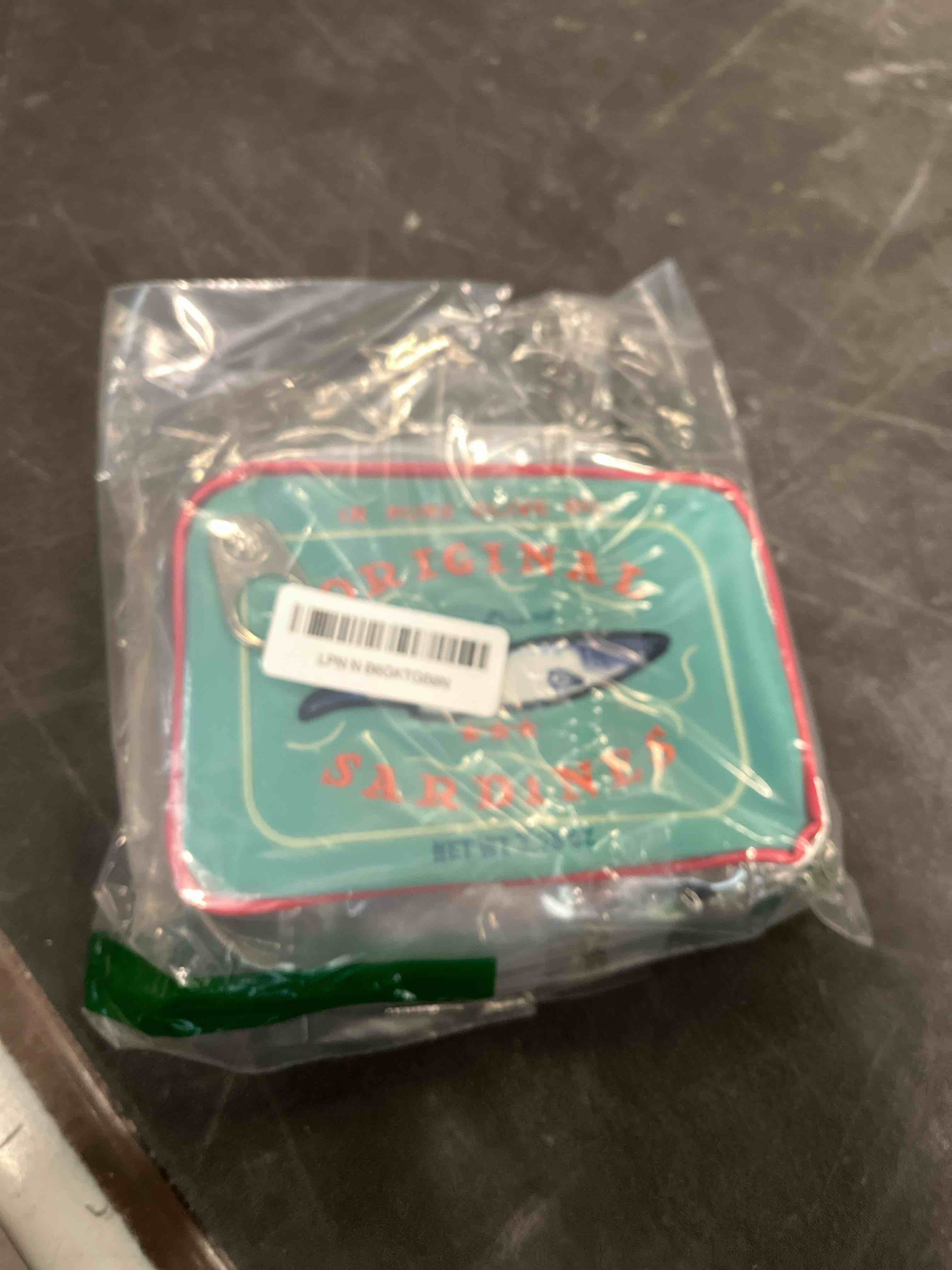 Condition photo showing Good Condition for cessfle canned sardines makeup bag, funny sardine tin fish cosmetic bag, creative cute makeup bag kawaii pencil case pouch, coquette make up pouch for women… blue mix pink