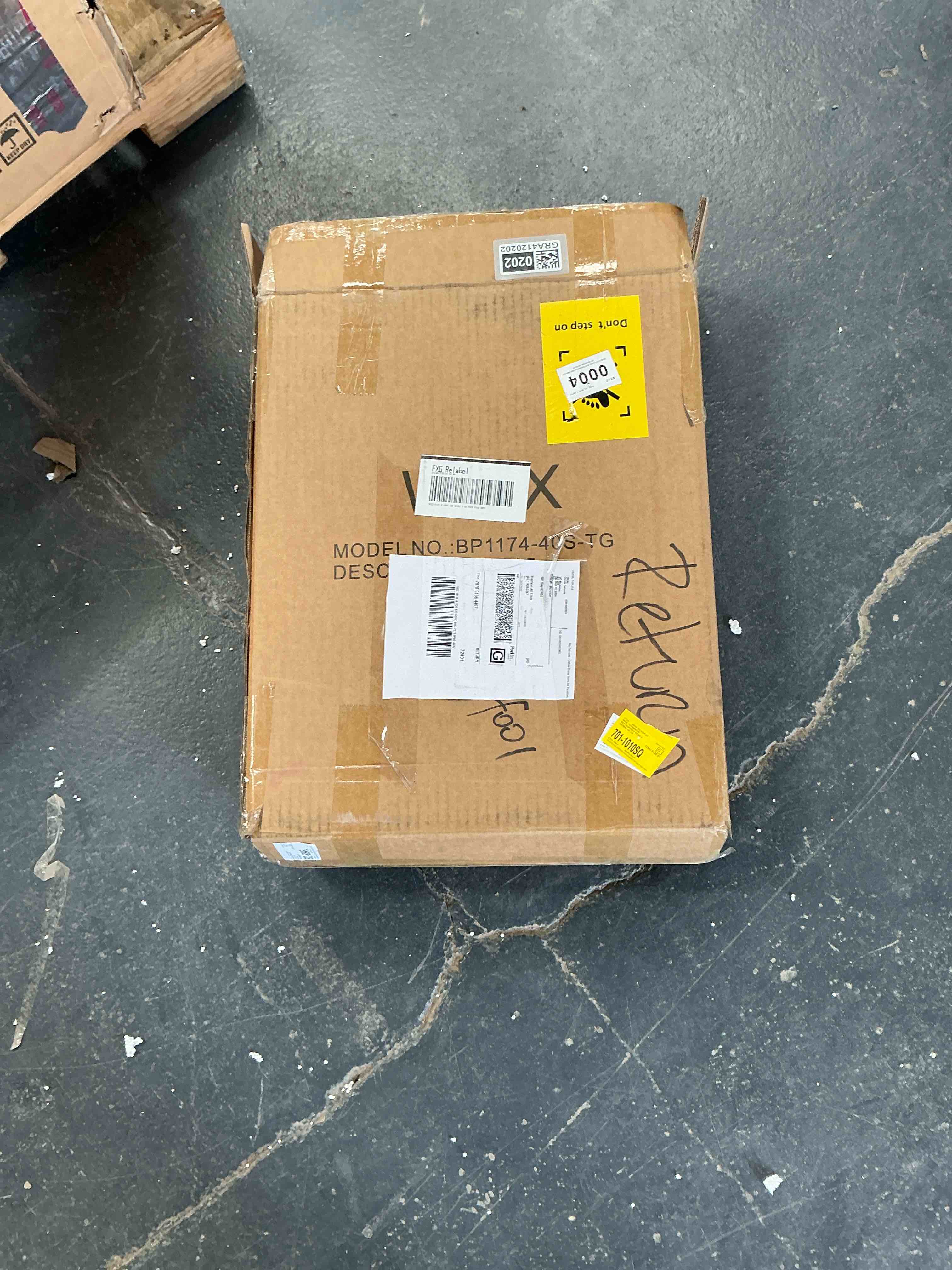 Condition photo showing Good Condition for 16 INCH DIAMETER ROUND LIGHTED DESK MIRROR