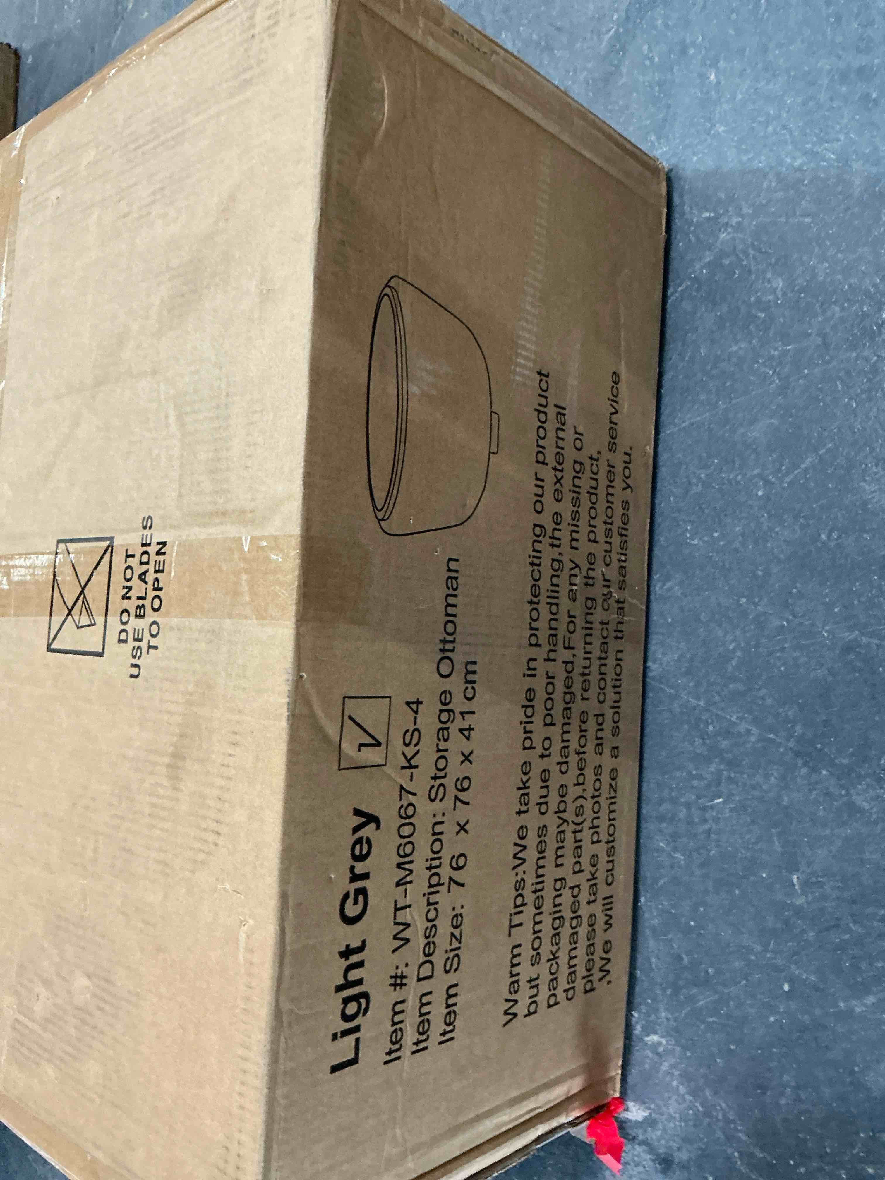 caysey 30.1" w upholstered round storage ottoman with wooden tray