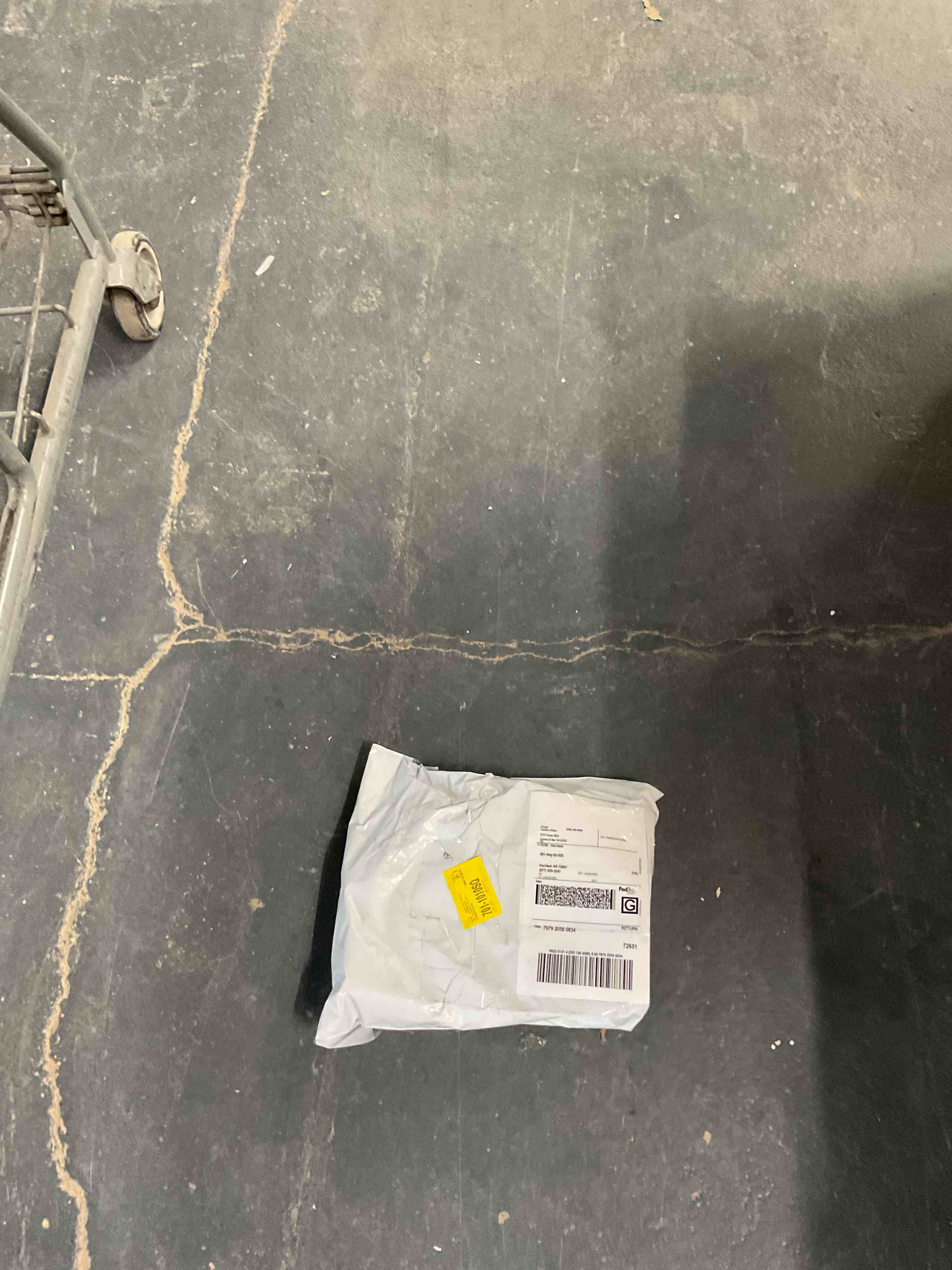 Tetra Pivot Arm Toilet Paper Holder Bath Hardware Accessory in Champagne Bronze