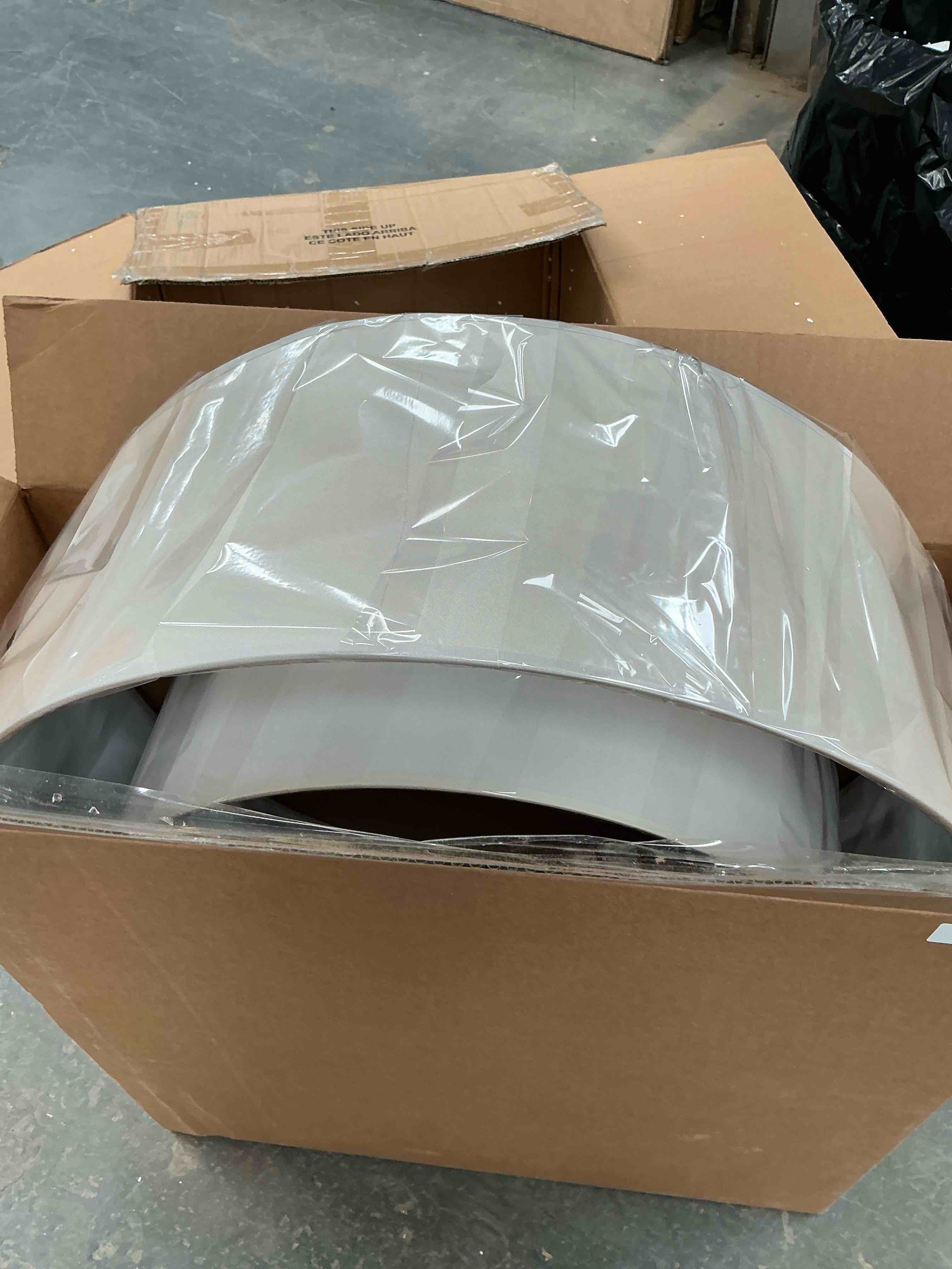 Condition photo showing Good Condition for Exos 3 - Light Unique/Statement Drum Chandelier