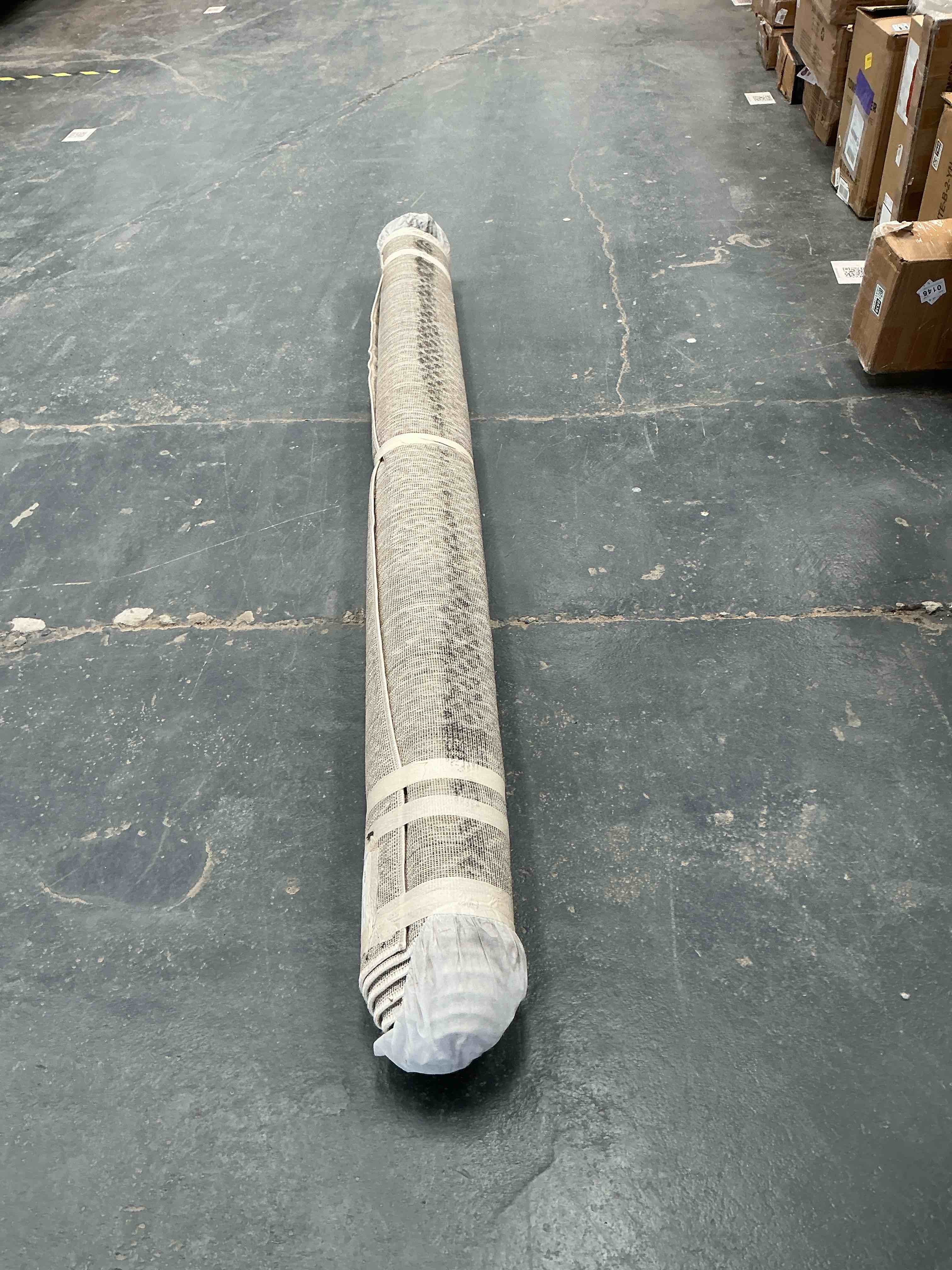 Condition photo showing Good Condition for Athira Machine Woven Cream Area Rug