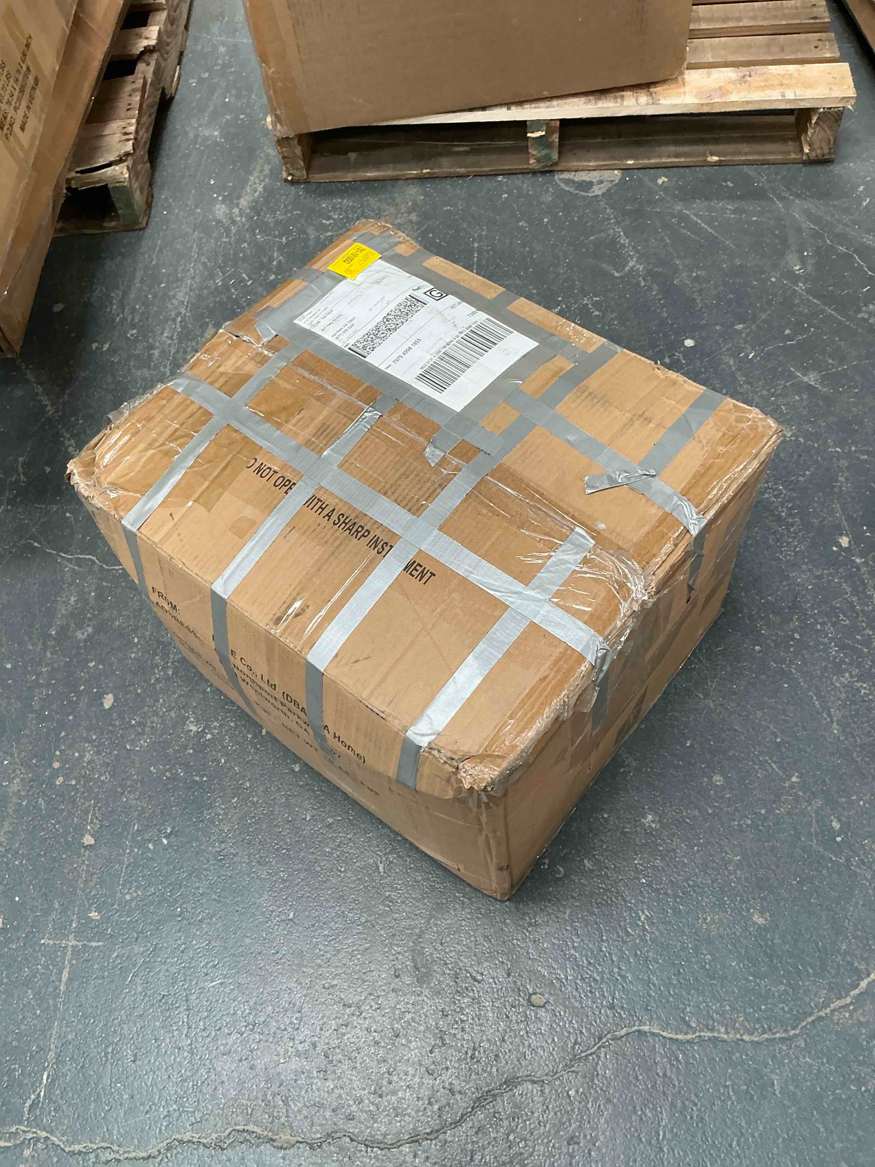 Condition photo showing Good Condition for Shades Textured Comforter Set