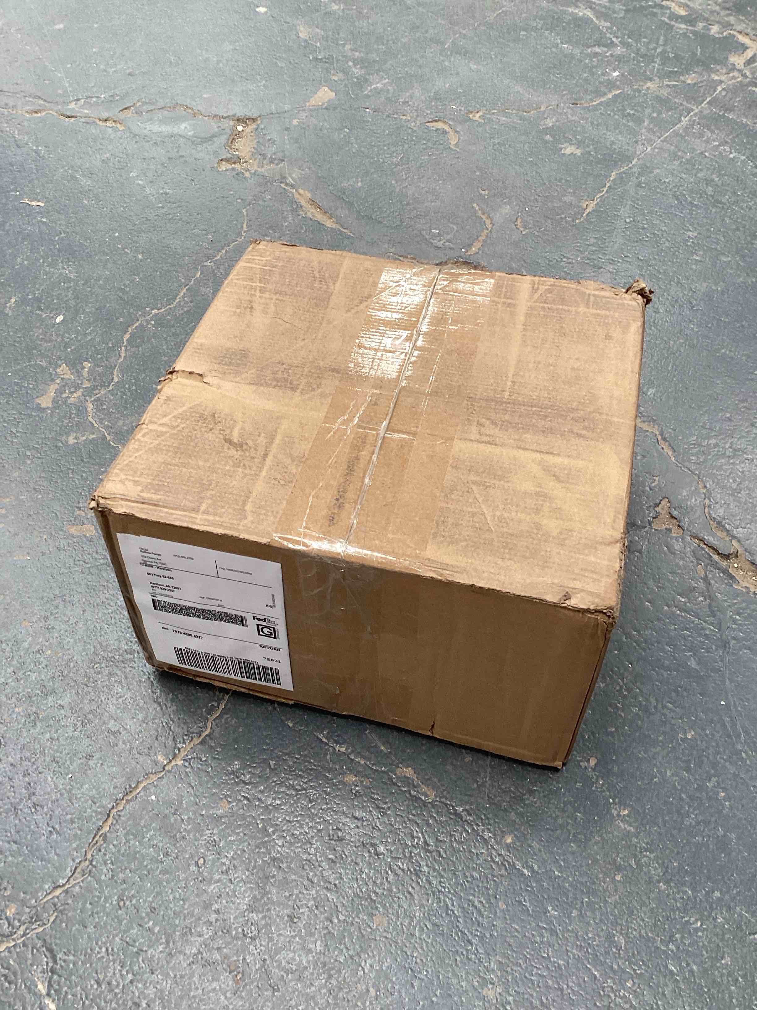 Condition photo showing Good Condition for Intersecting Cube Accent Wall Shelf