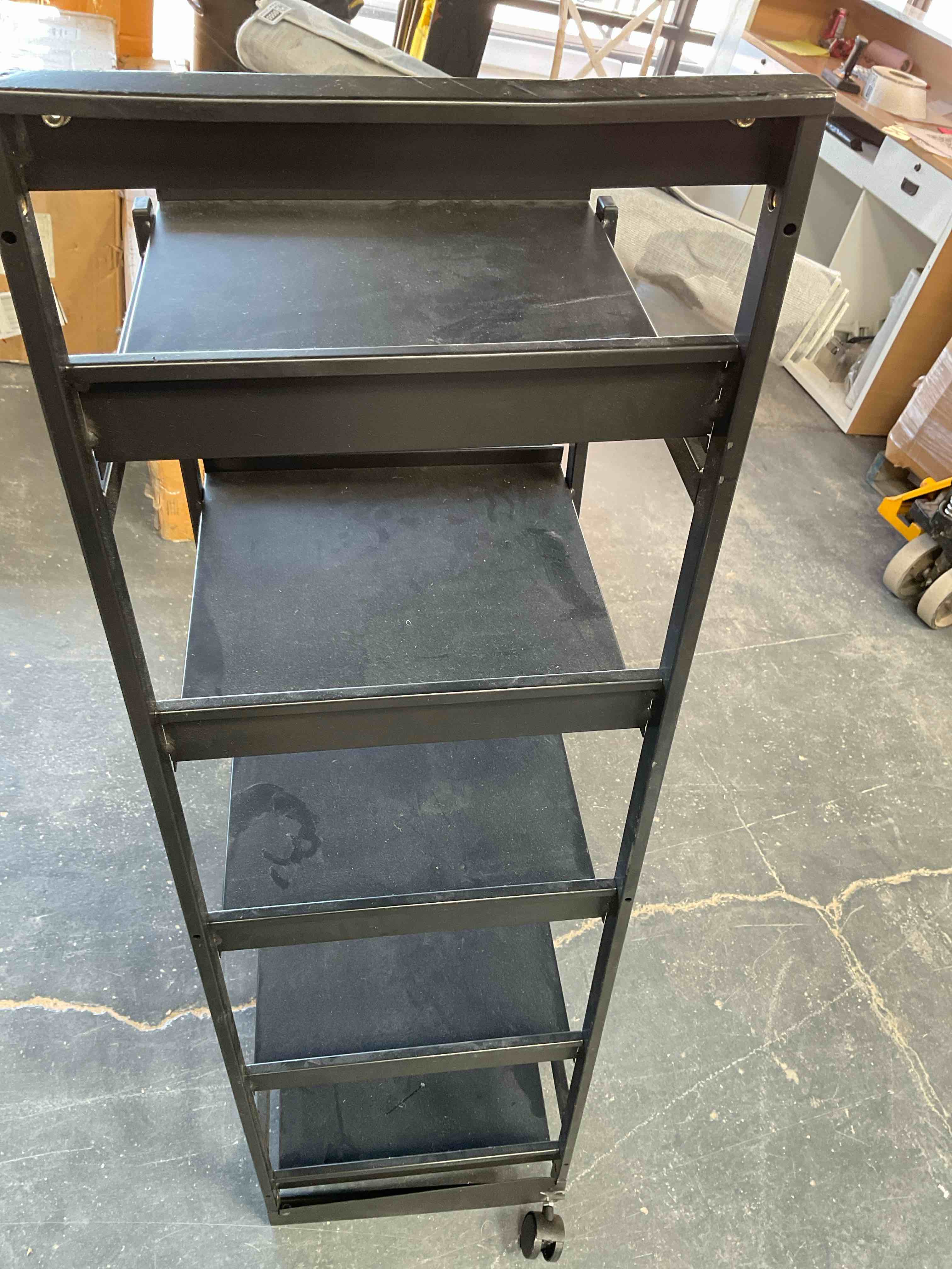 Condition photo showing Good Condition for Display shelf