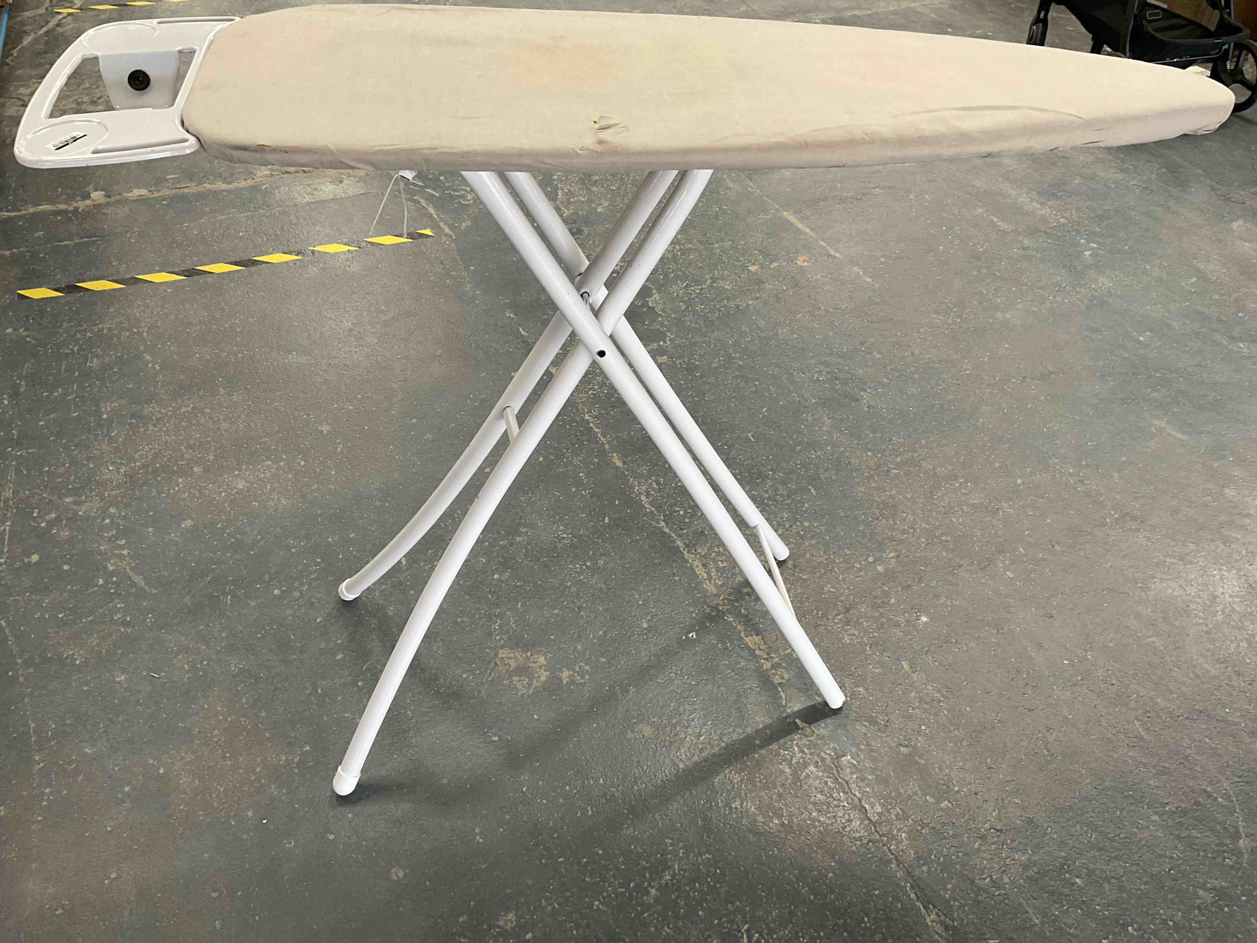 Condition photo showing Good Condition for tear on fabric