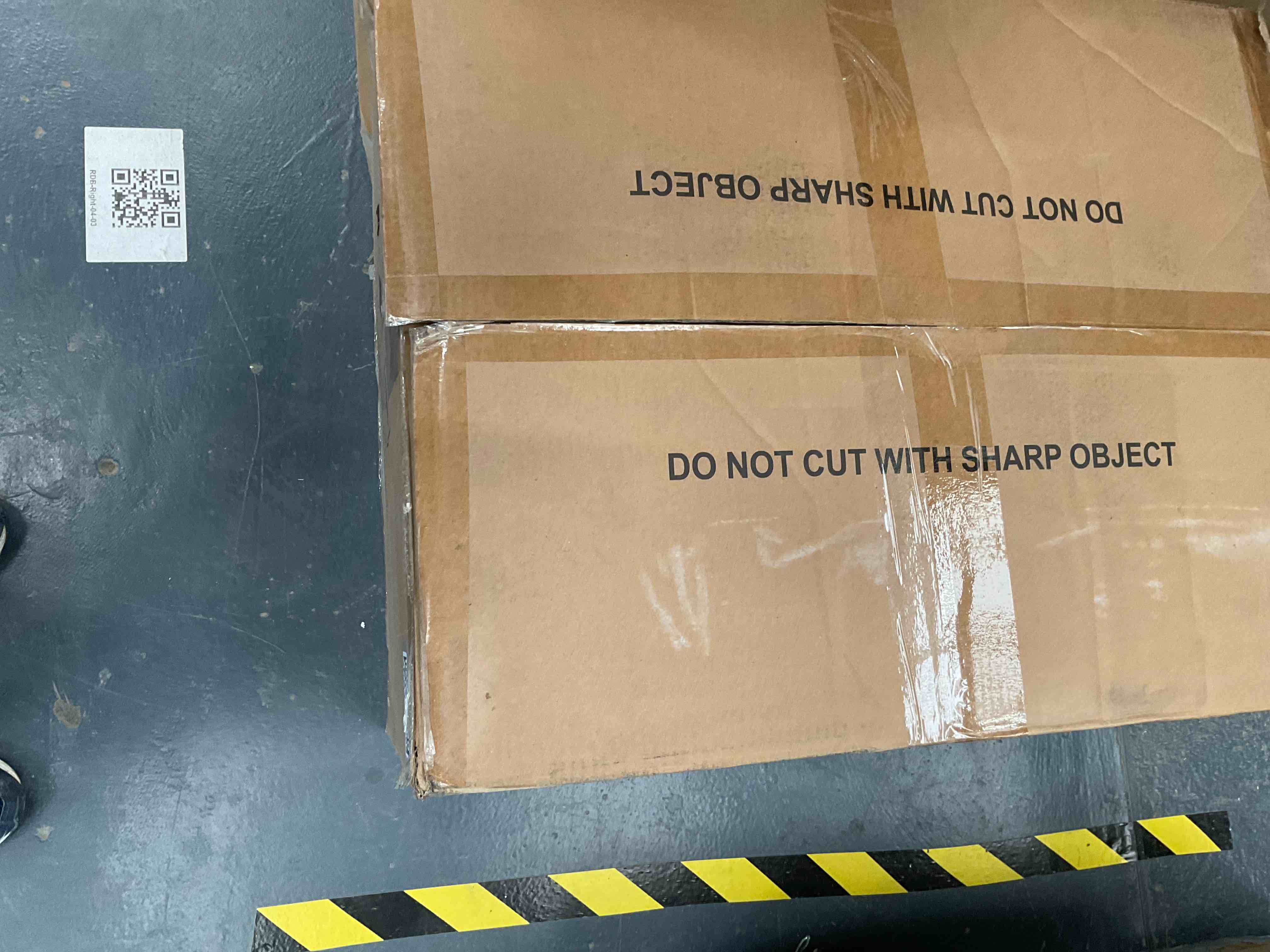 Condition photo showing Good Condition for ( incomplete no legs ) Lumi source living chair green