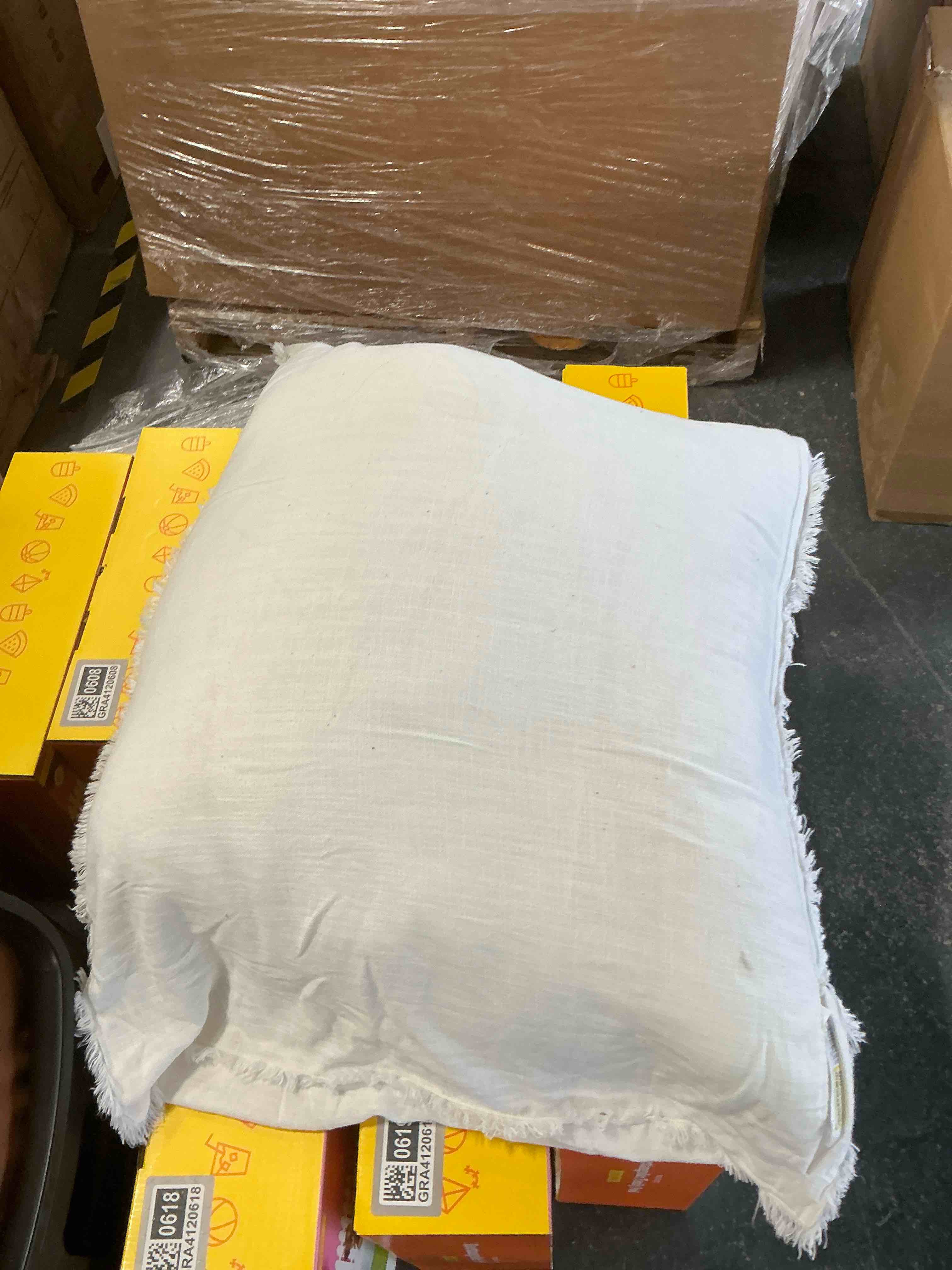 Condition photo showing Good Condition for King Euro Heavyweight Fresh White